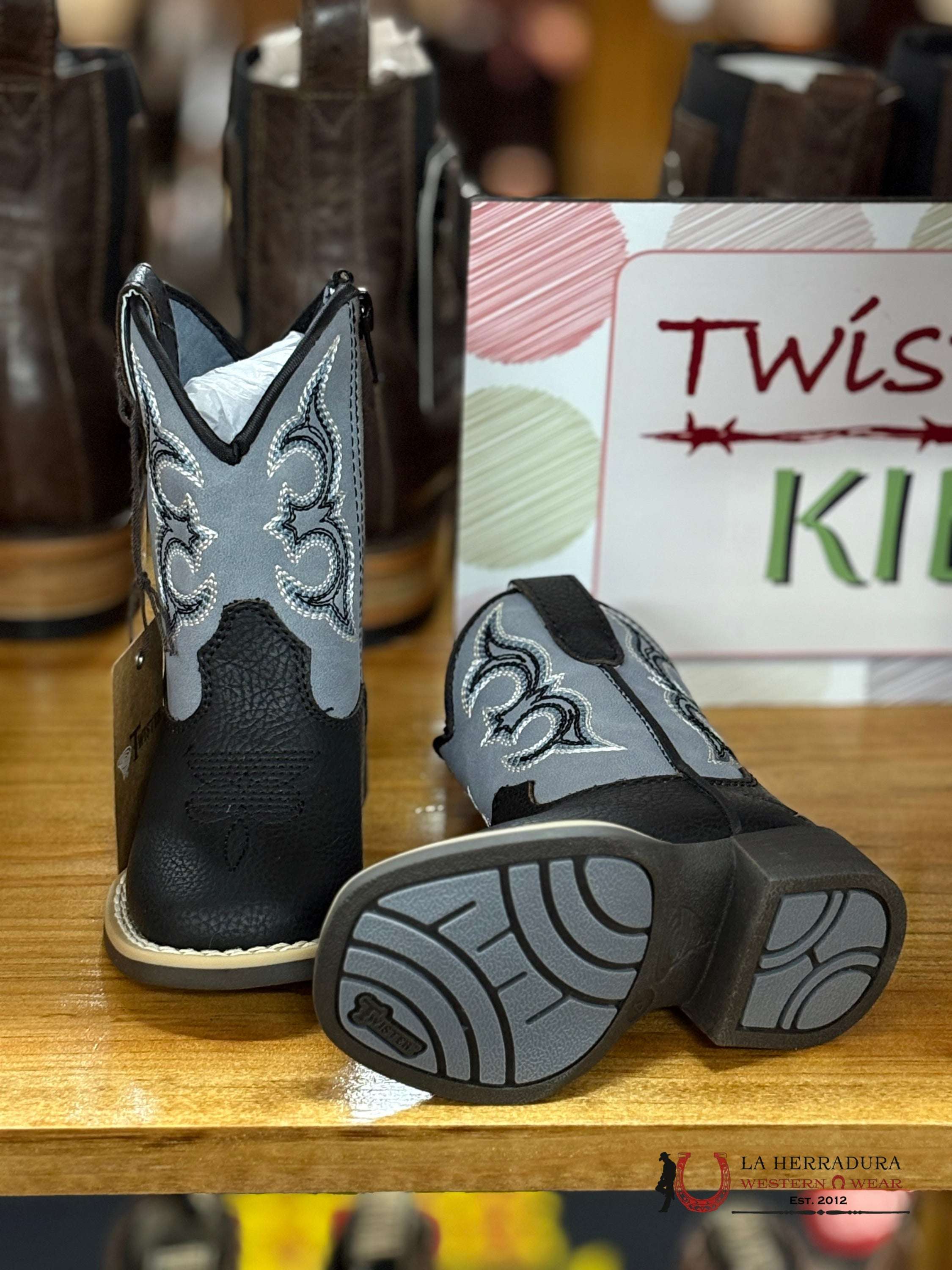 Twisted X Killian Black With Blue Stiching Niños