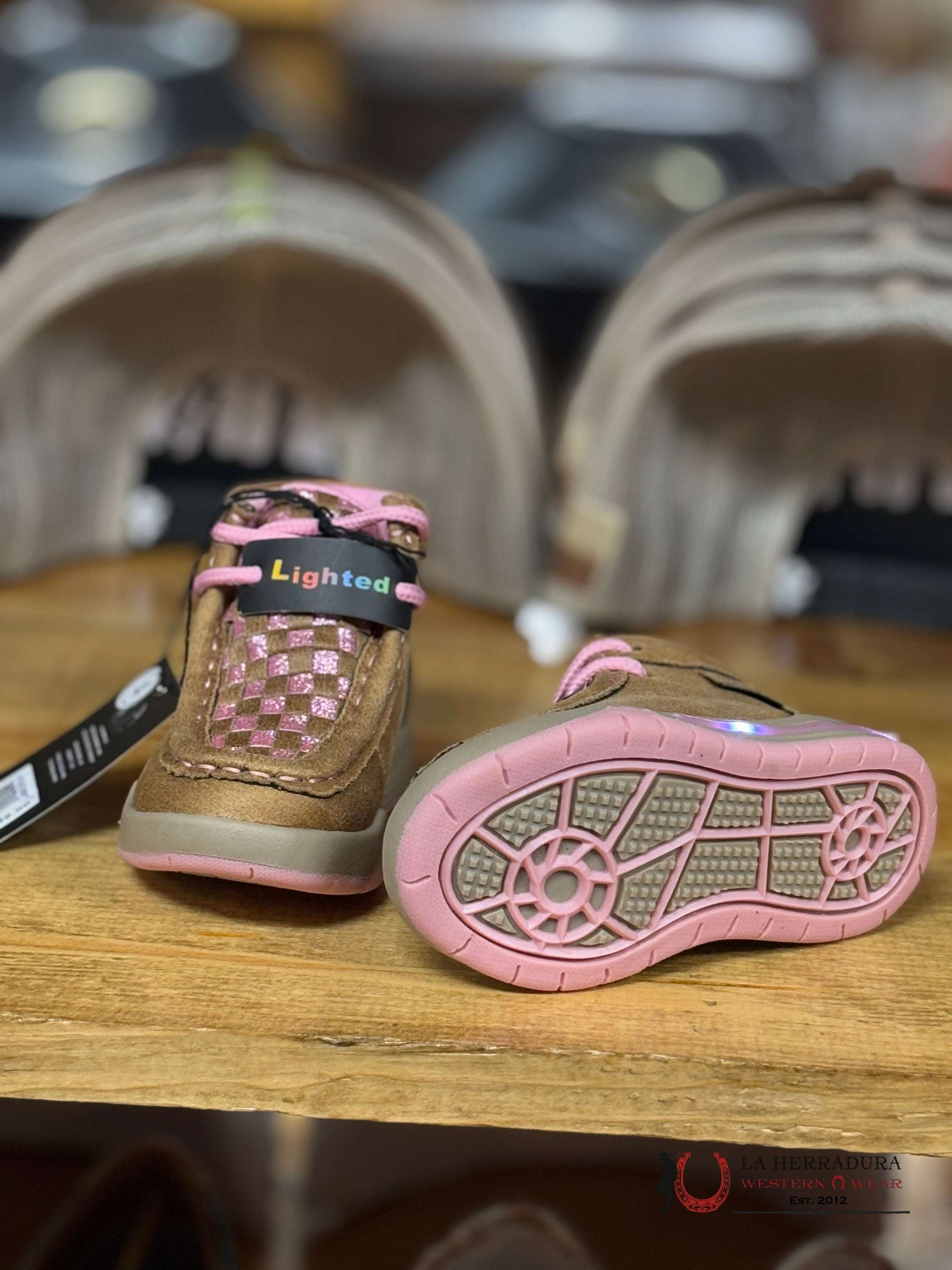 Twisted X Lauren Light Pink With Brown Up Shoe Niños