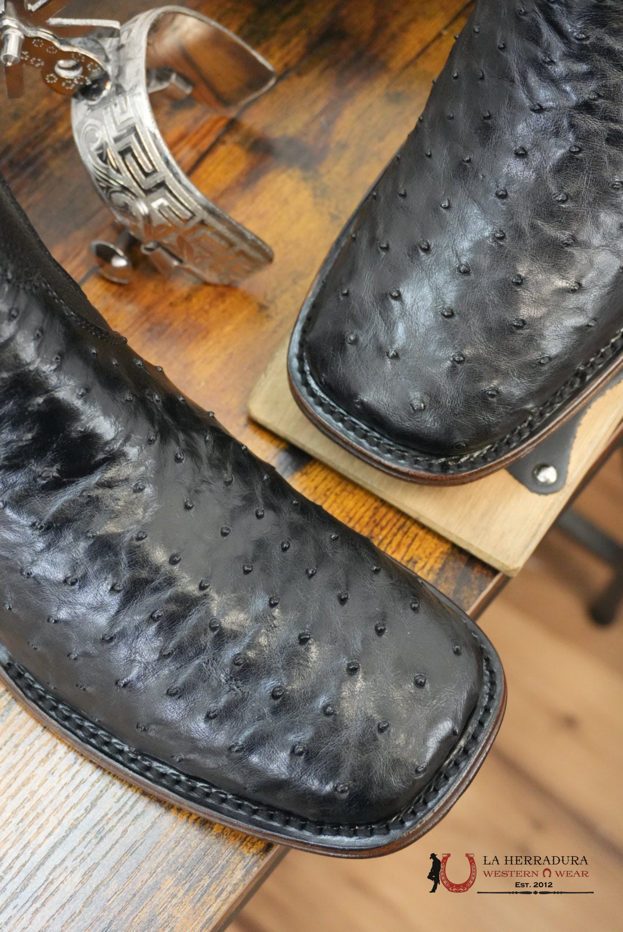 VESTIGIUM SHORTBOOT EXOTIC OSTRICH BLACK - 0305 BOTAS HOMBRES