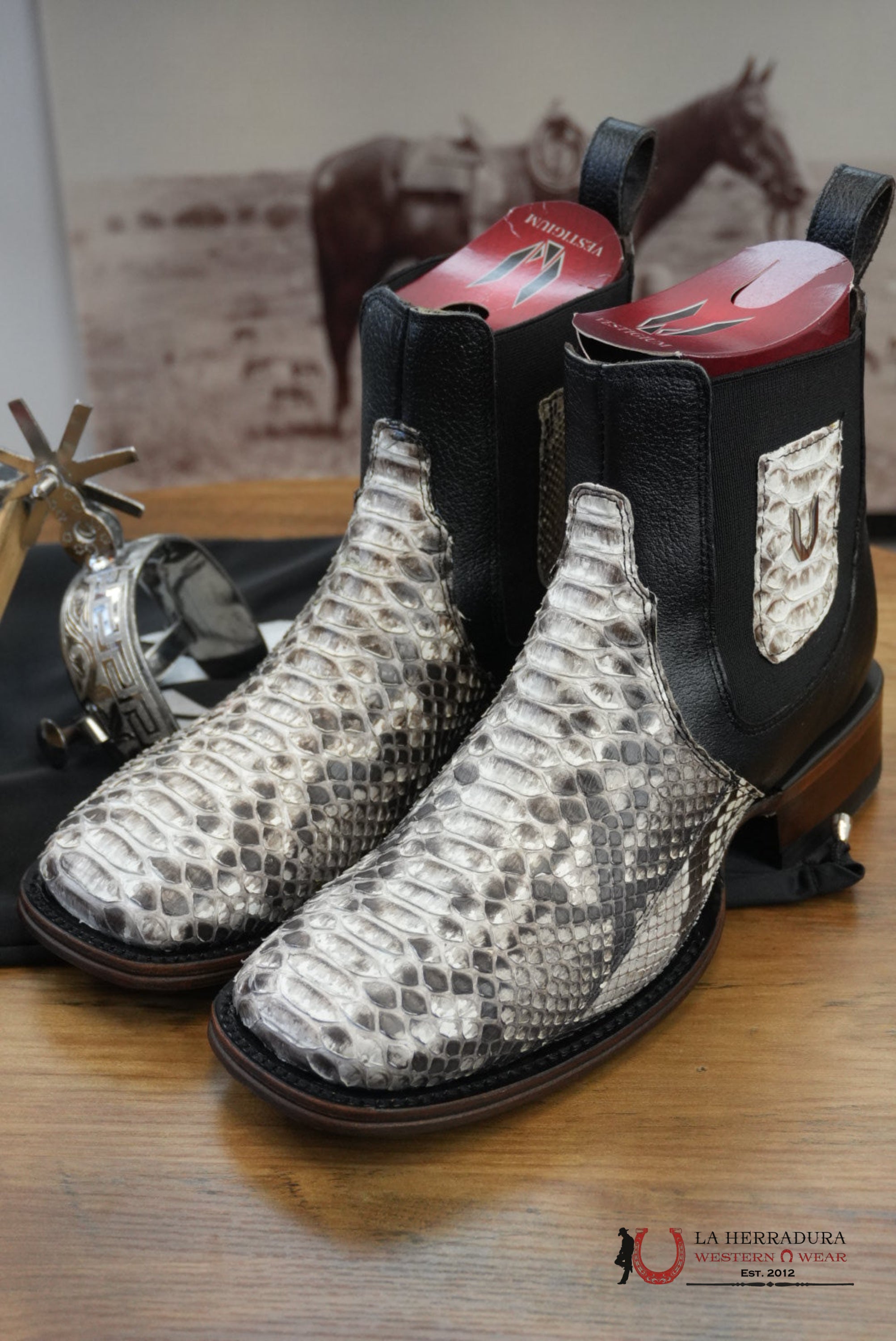 VESTIGIUM SHORTBOOT EXOTIC PYTHON NOBUCK NATURAL - 5749 BOTAS HOMBRES