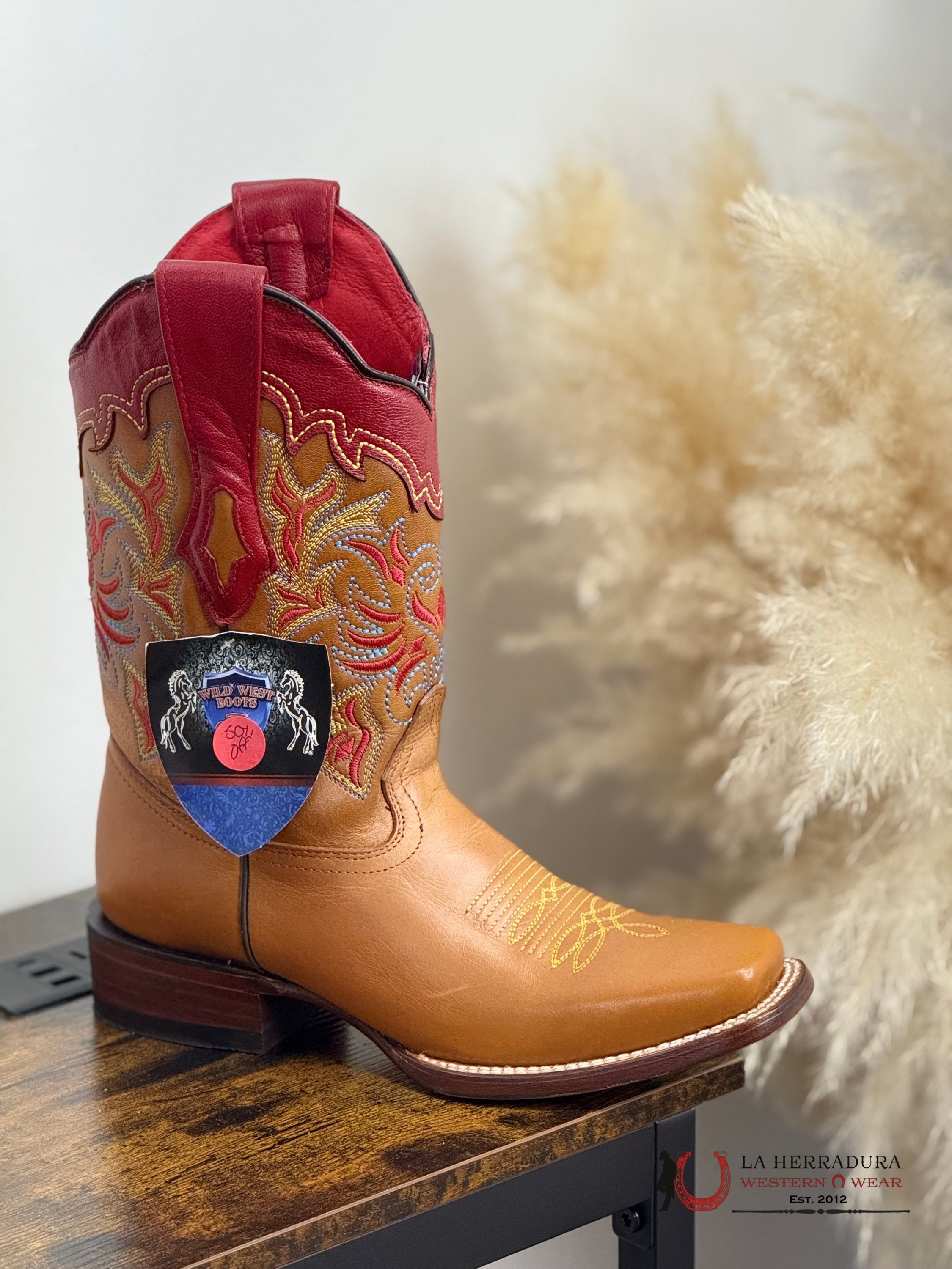 WILD WEST WOMEN BOOTS MIEL NARROW TOE WITH BLUE AND RED STEACHING BOTAS MUJERES