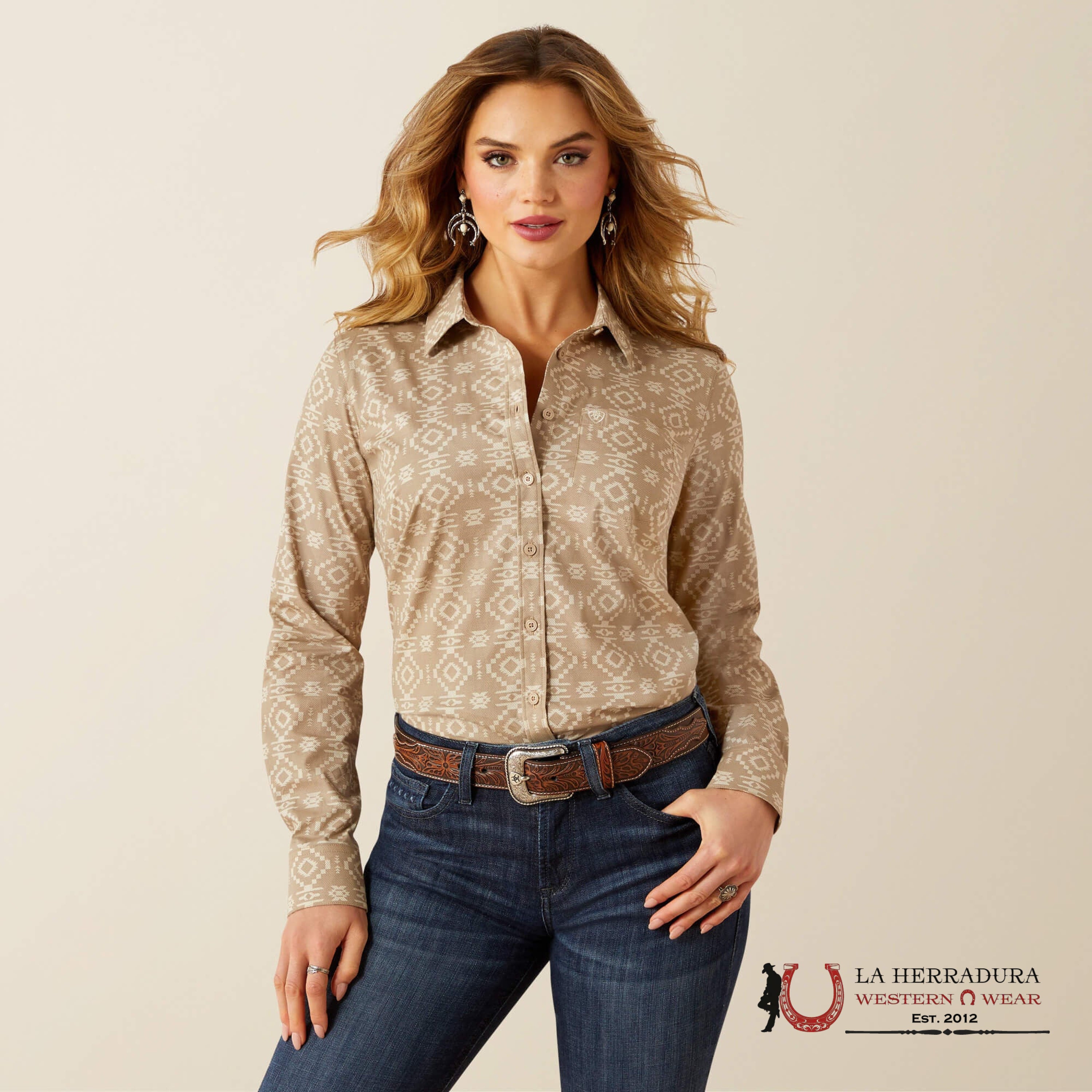 WOMEN ARIAT TEAM KIRBY STRCH LS SHRT 10062657 ROPA MUJERES