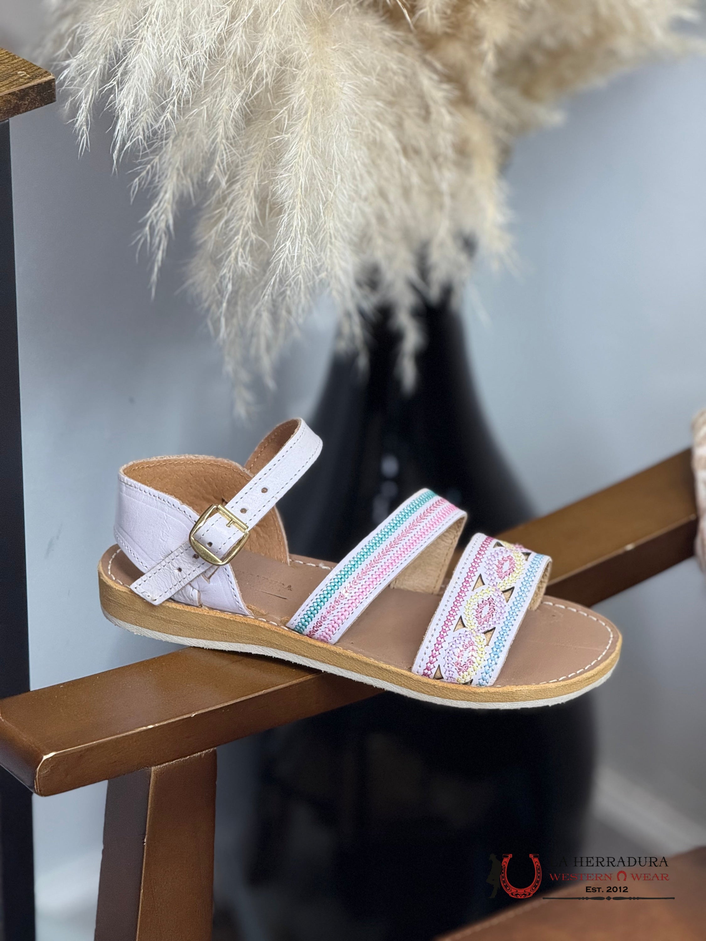 WOMEN HUARACHE ZULLY WITH CLORES COLOR BLANCO BOTAS MUJERES