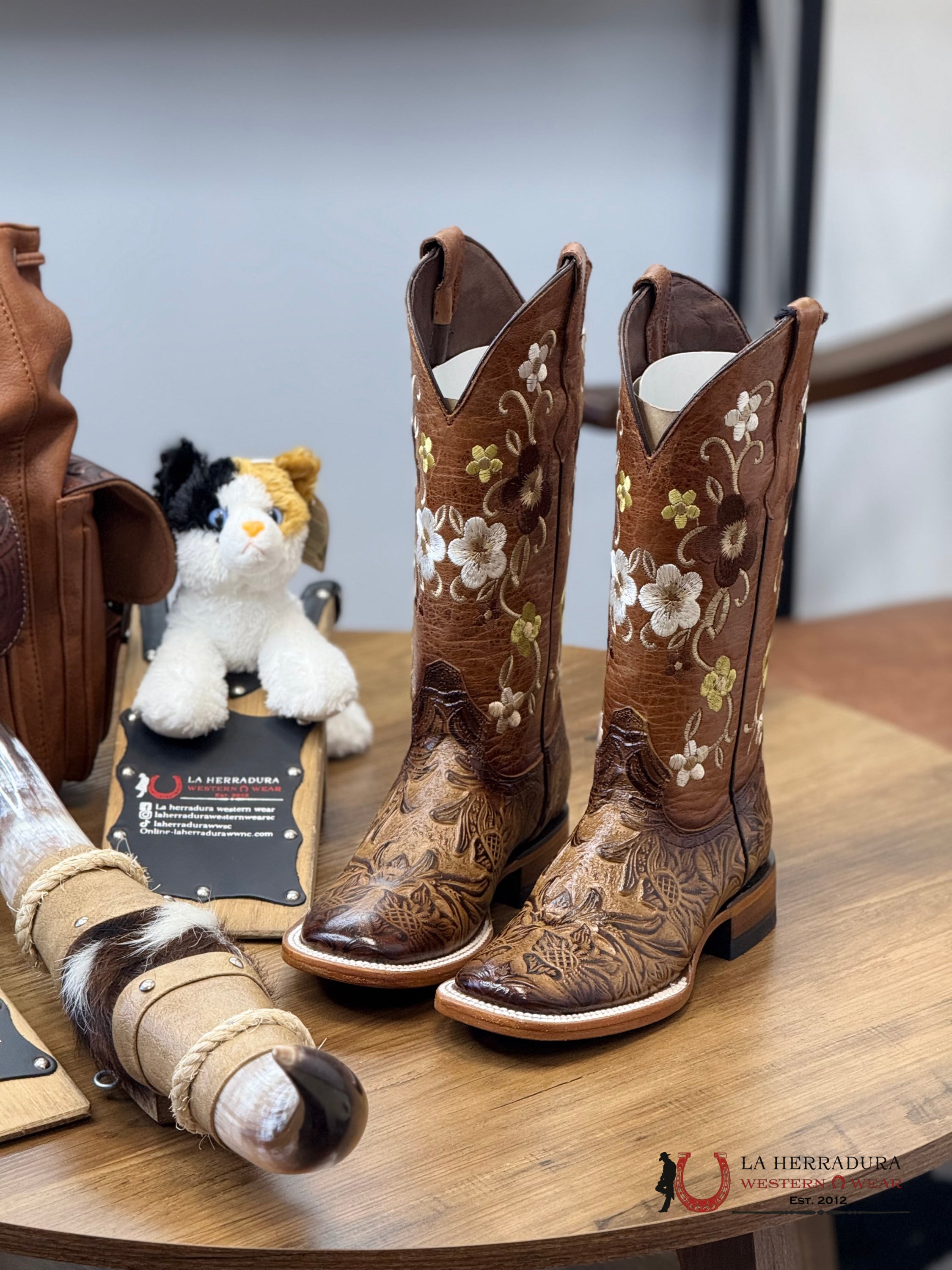 Womens Parais Hand Tooled Cedona Honey Square Toe Botas Mujeres