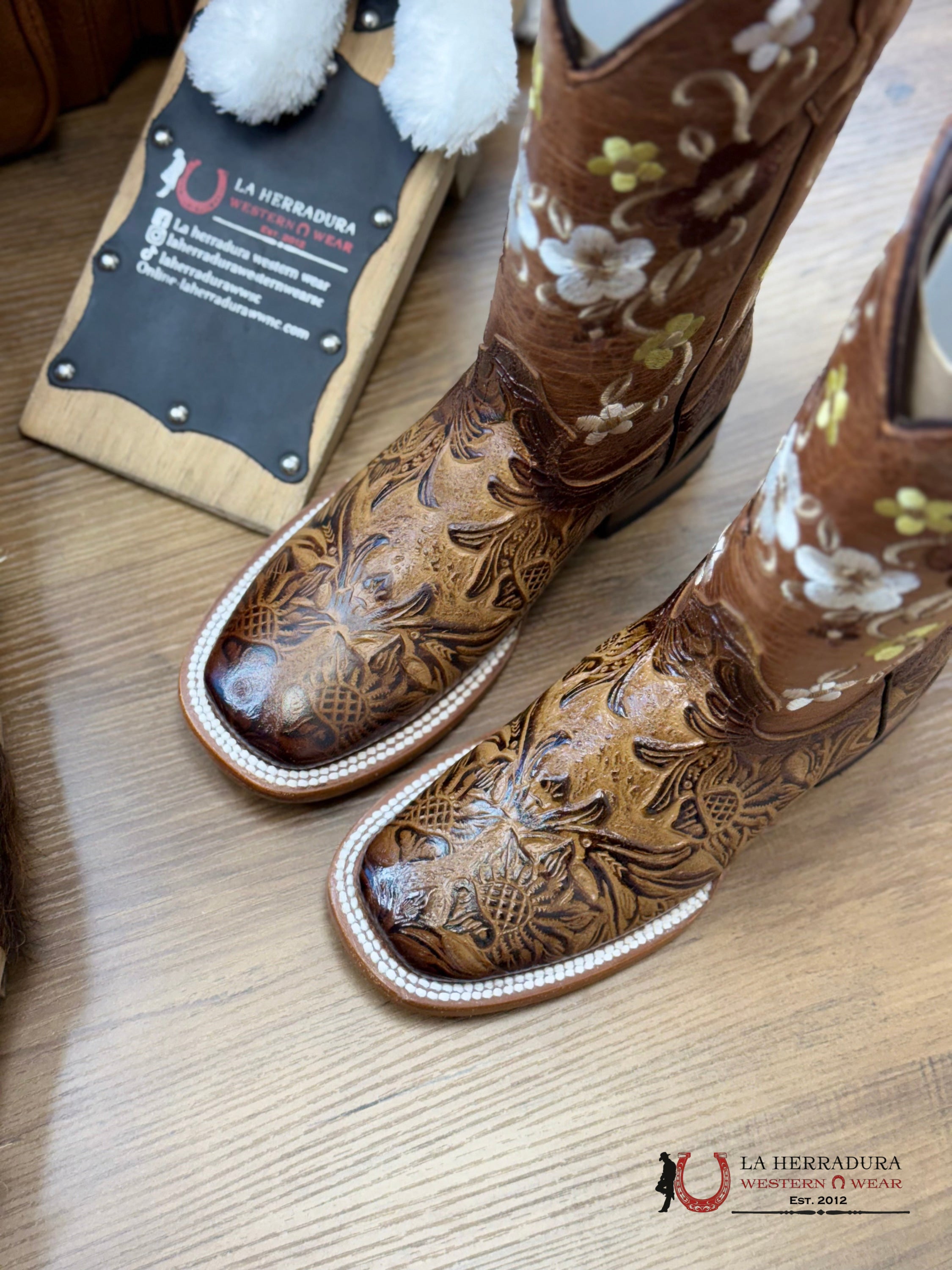 Womens Parais Hand Tooled Cedona Honey Square Toe Botas Mujeres