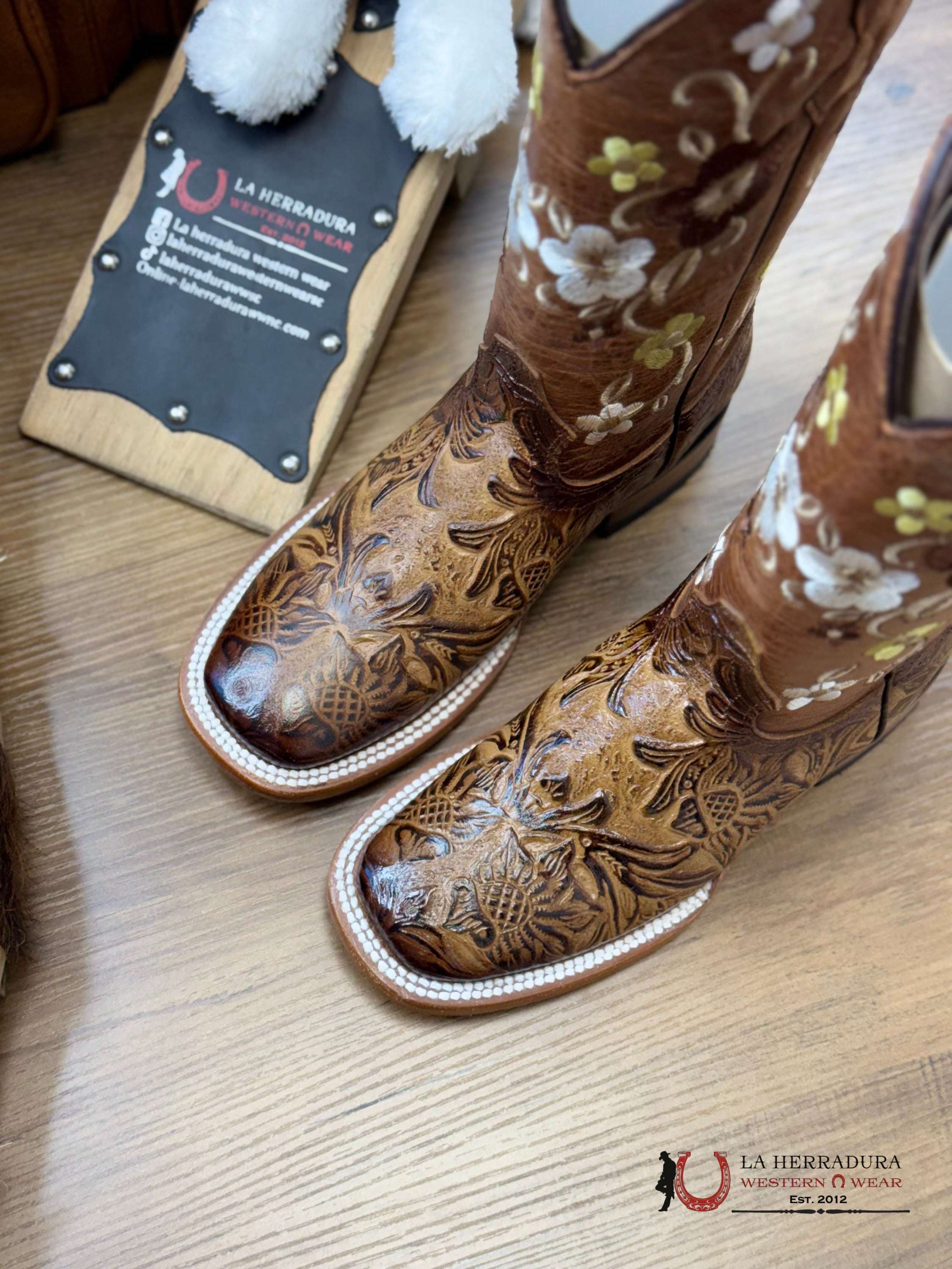 Womens Parais Hand Tooled Cedona Honey Square Toe Botas Mujeres