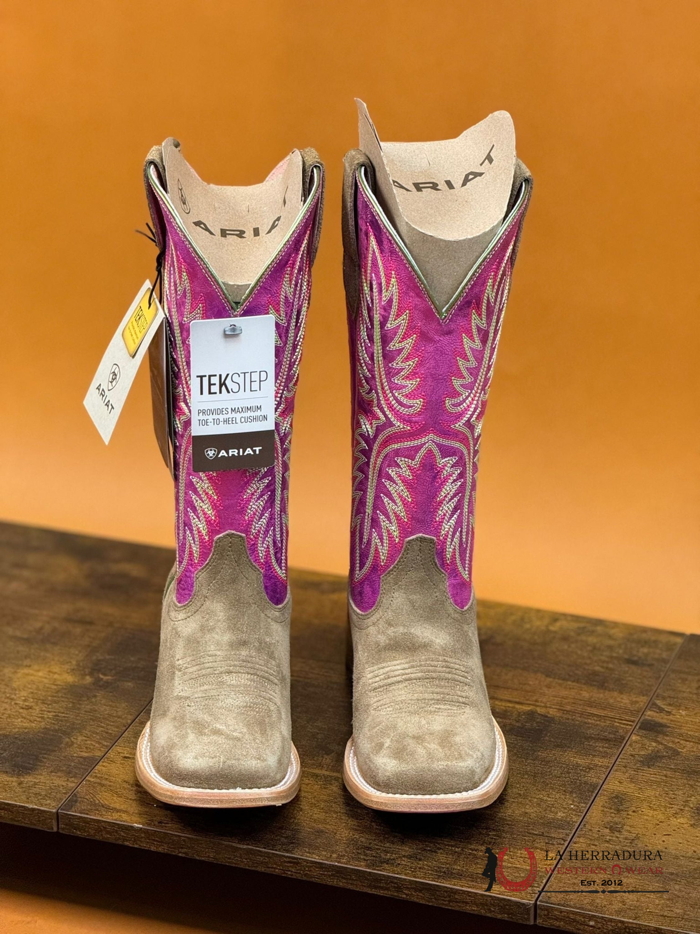 Women’s Ariat Frontier Calamity Jane Dijon Roughout Electric Raspberry Boot Botas Mujeres