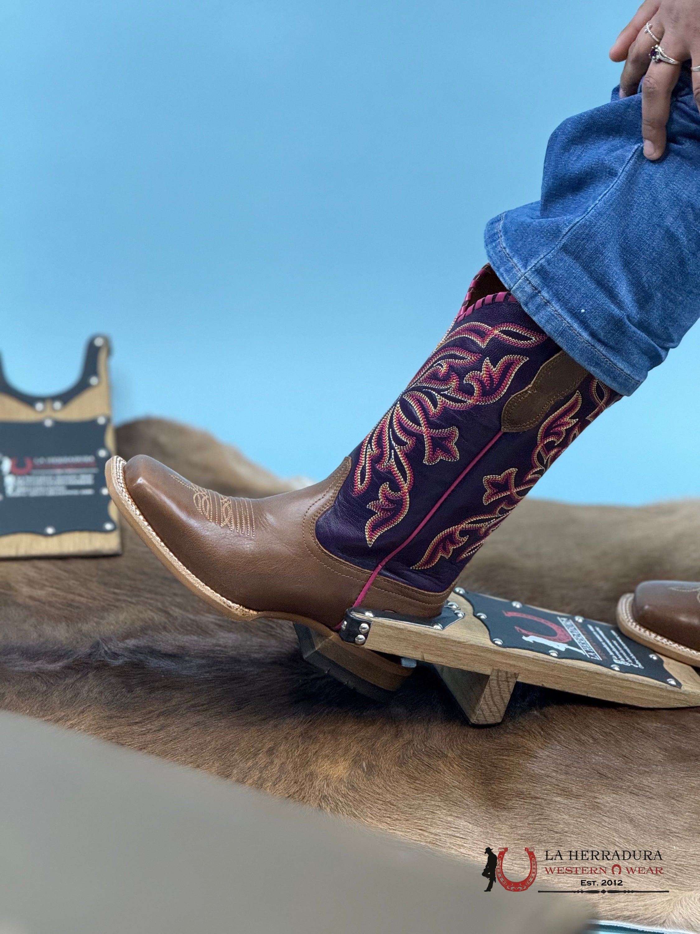 Womens Ariat Showdown Dark Tan Vino Square Toe Boots Botas Mujeres