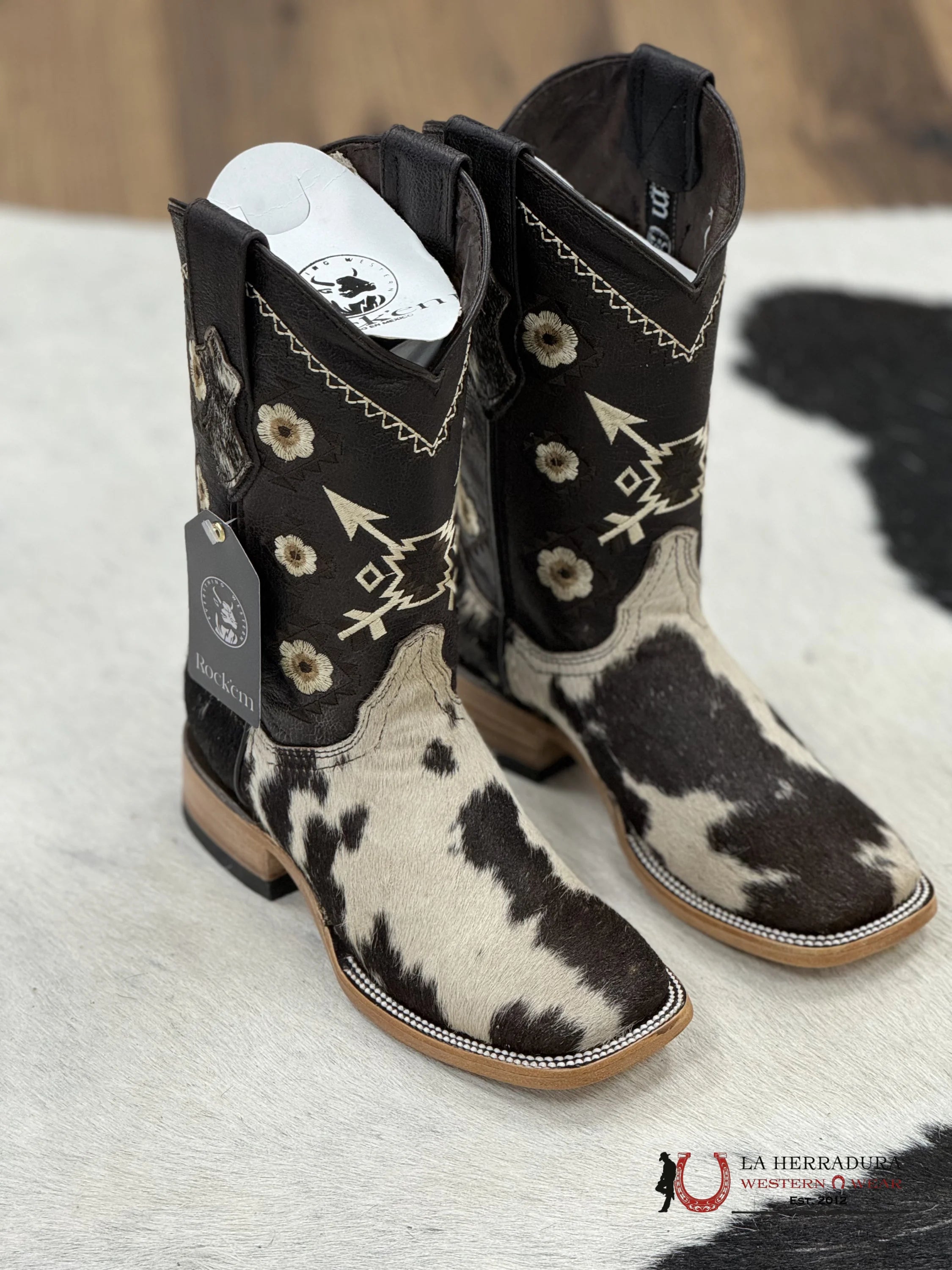 Womens Cedona Black & White Cowhide (Every Pair Is Unique) Botas Mujeres