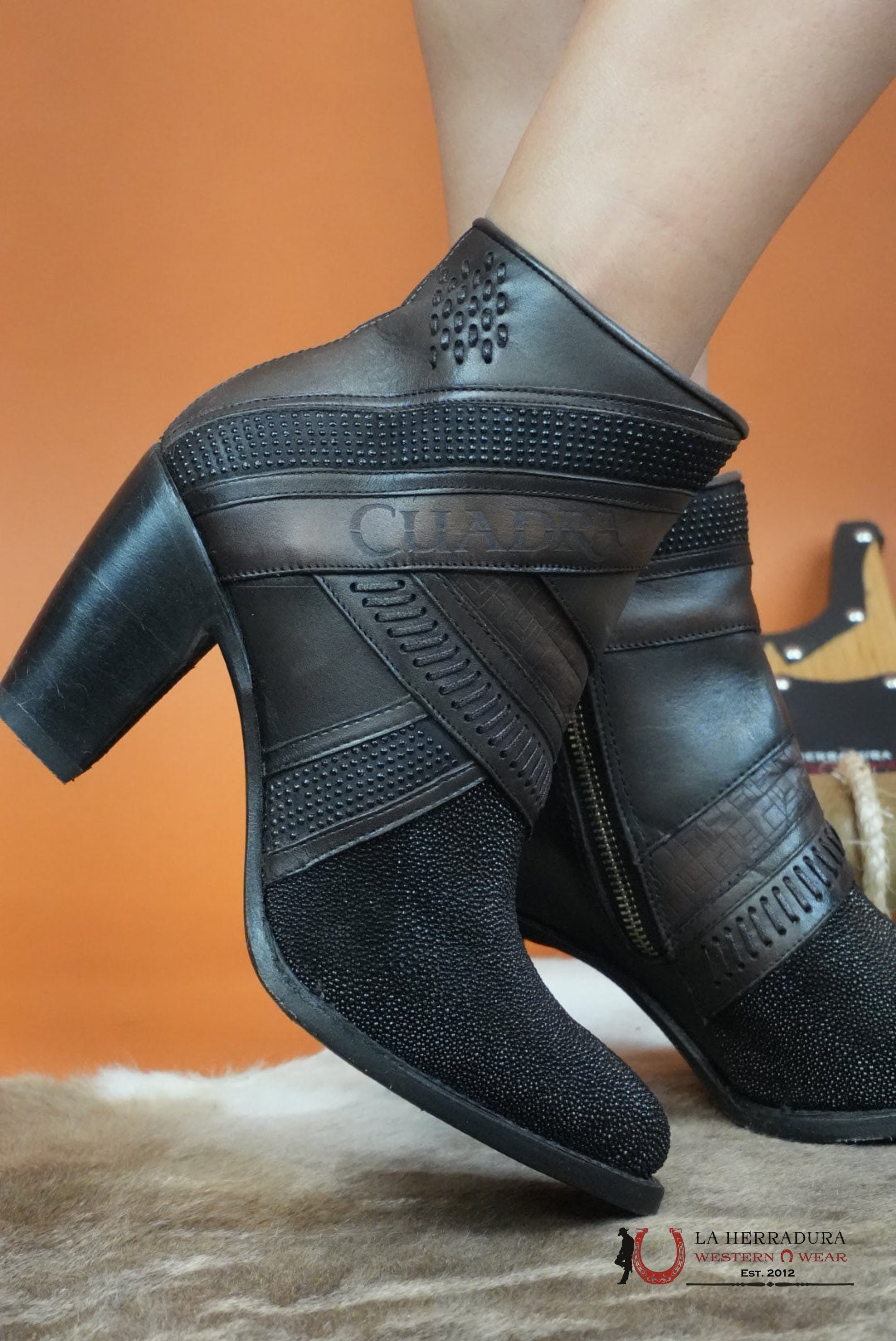 WOMENS CUADRA BLACK STINGRAY LASER EMBROIDERY & HARNESS SHORT BOOT MANTARRAYA BOTINES BOTAS MUJERES