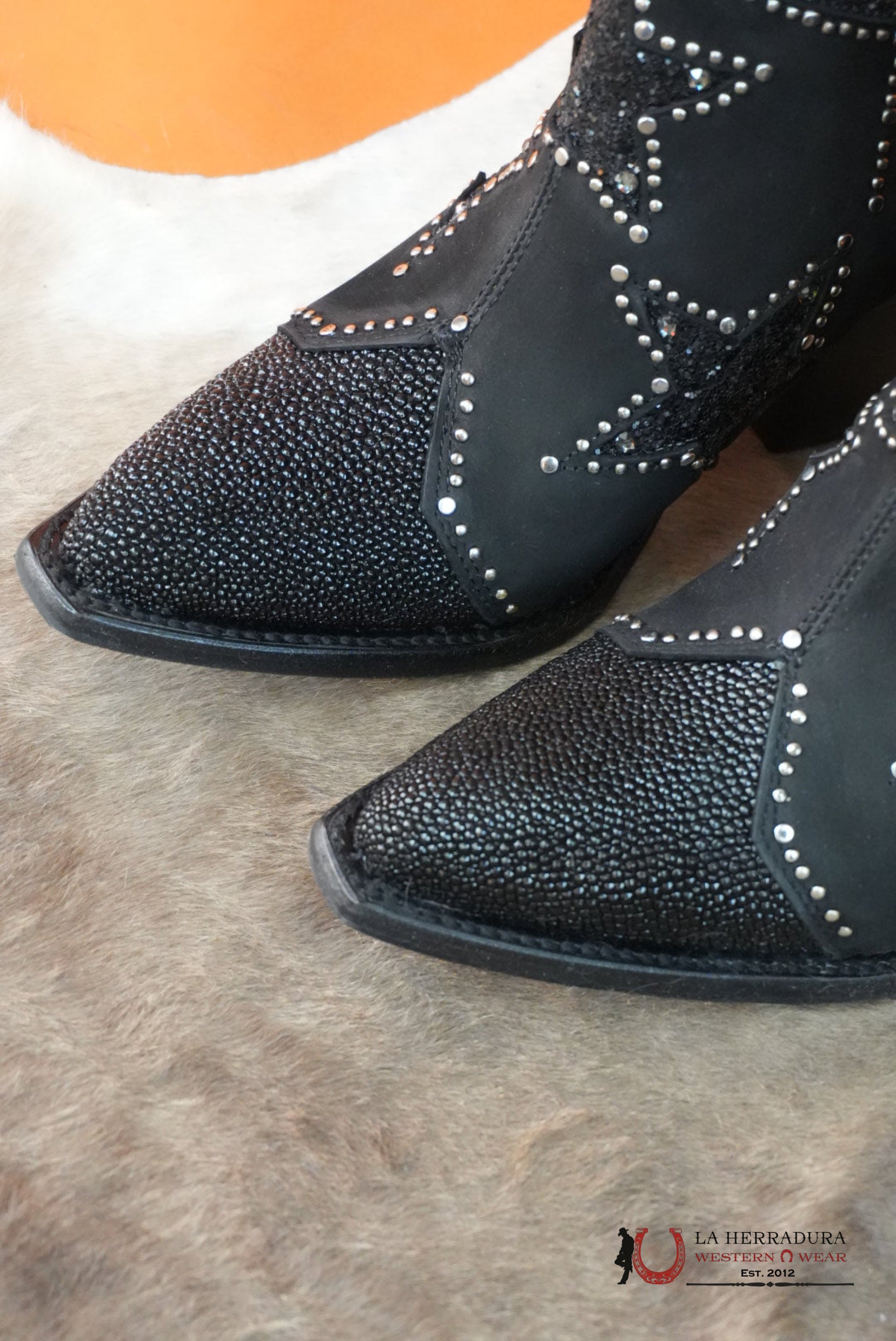 WOMENS CUADRA BOTÍN MANTARRAYA BLACK ZIPPER & STUDS STAR ROUND TOE BOTAS MUJERES