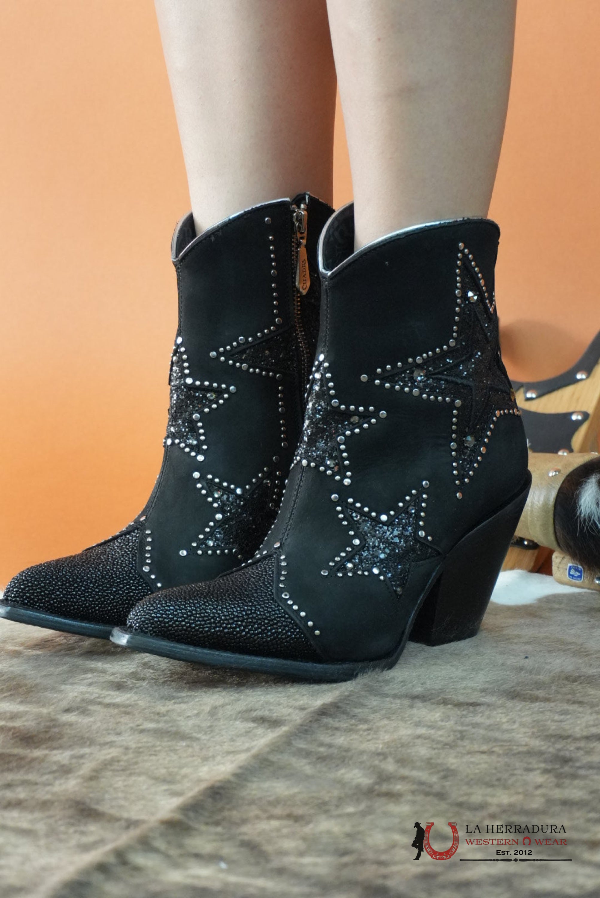 WOMENS CUADRA BOTÍN MANTARRAYA BLACK ZIPPER & STUDS STAR ROUND TOE BOTAS MUJERES