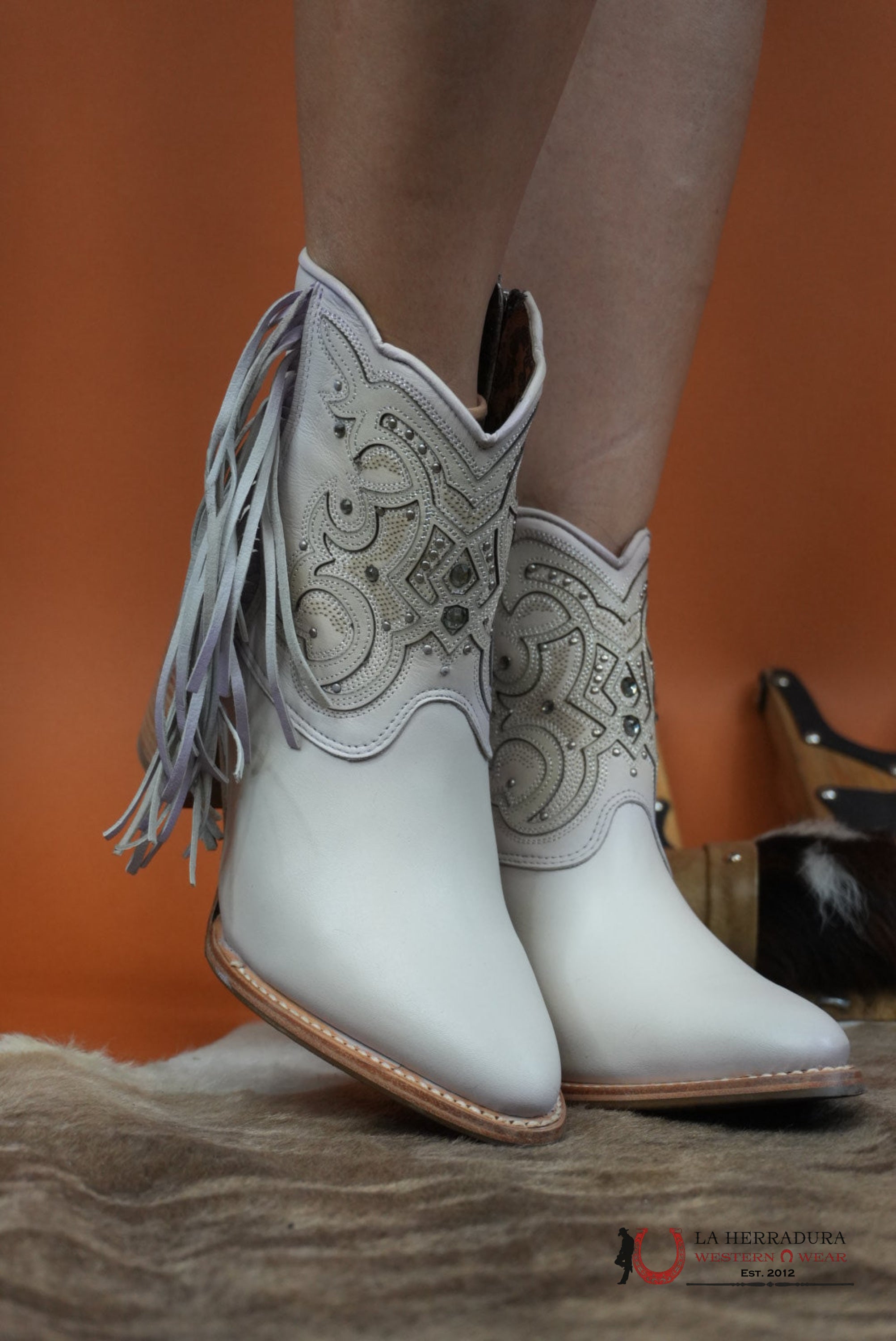 WOMENS CUADRA BOTÍN MIKONOS LATE WHITE OVERLAY & STUDS & FRINGE POINTED TOE BOTAS MUJERES