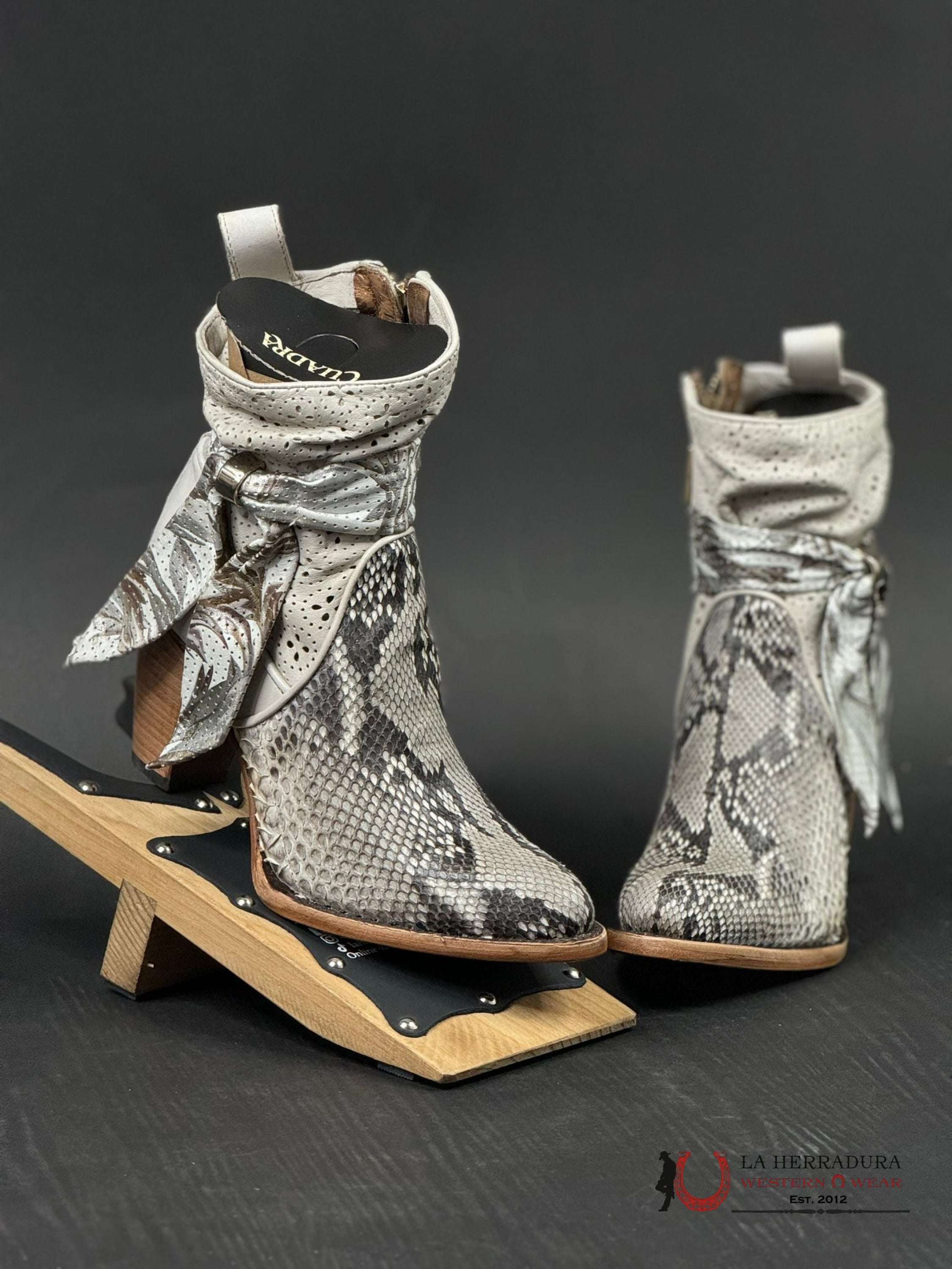 Women’s Cuadra Python Belly Plunge Natural Zipper & Cut Out Round Botas Mujeres