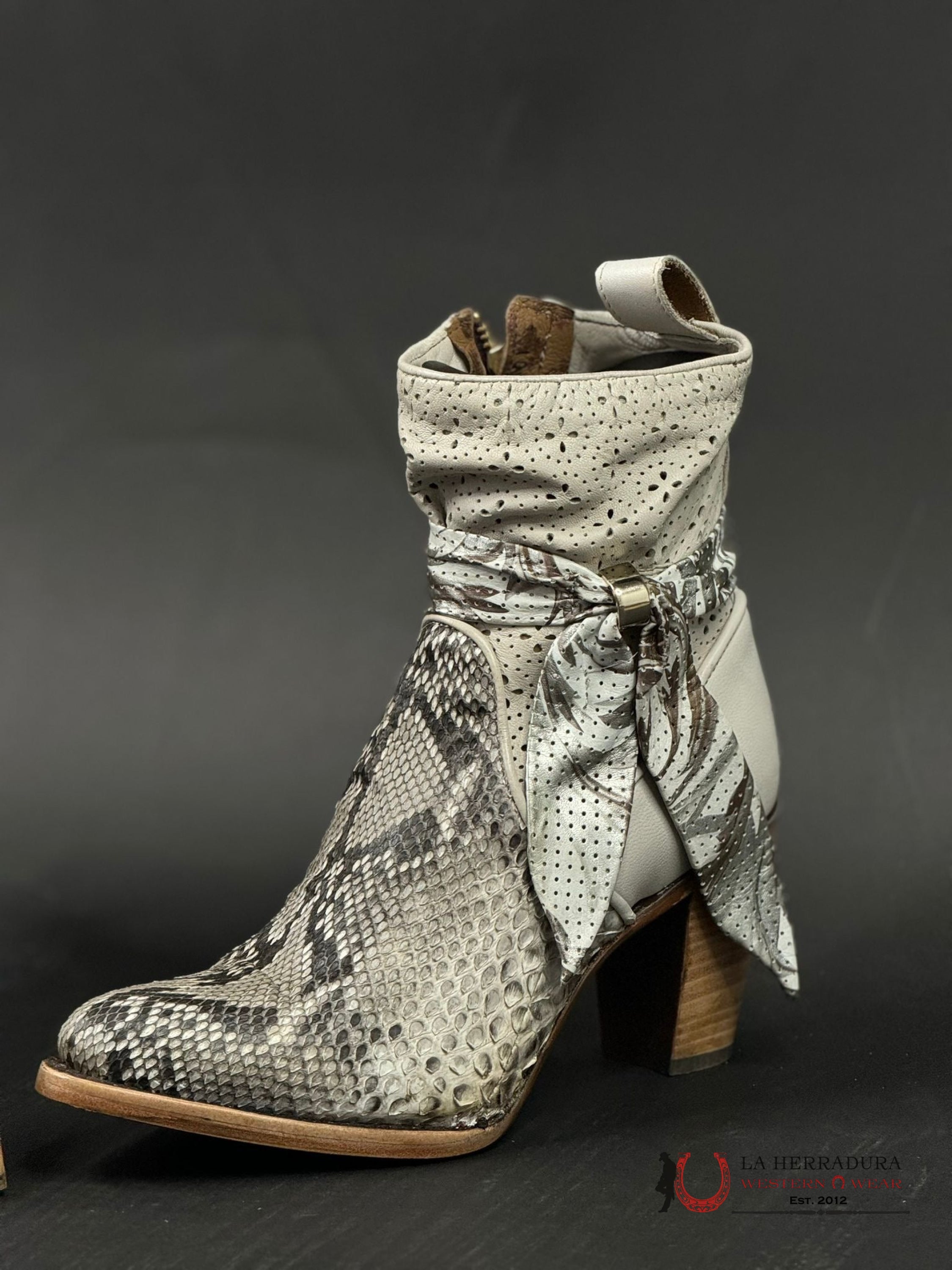 Women’s Cuadra Python Belly Plunge Natural Zipper & Cut Out Round Botas Mujeres