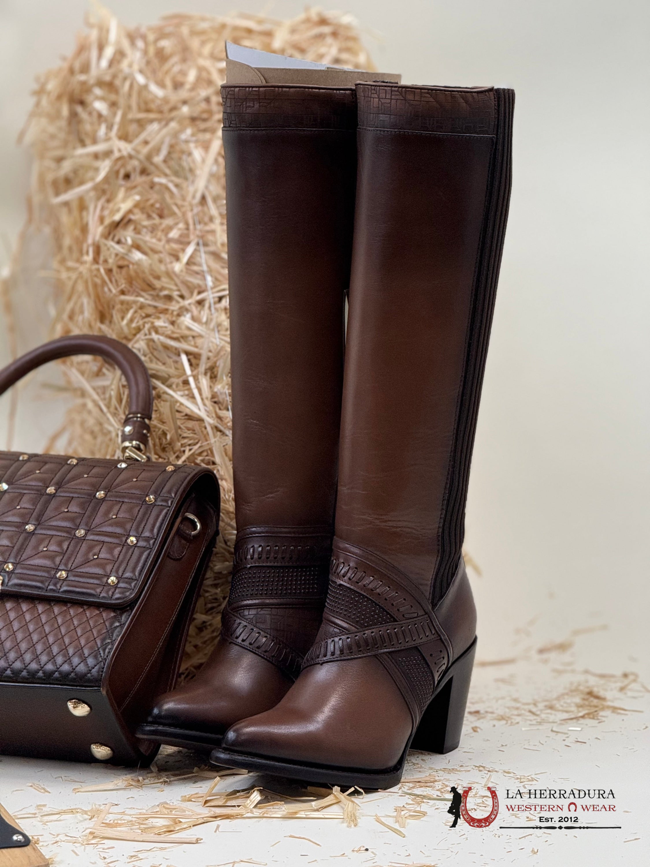 Women’s Cuadra Tall Boot Res Crust Miel Laser Round Toe Botas Mujeres