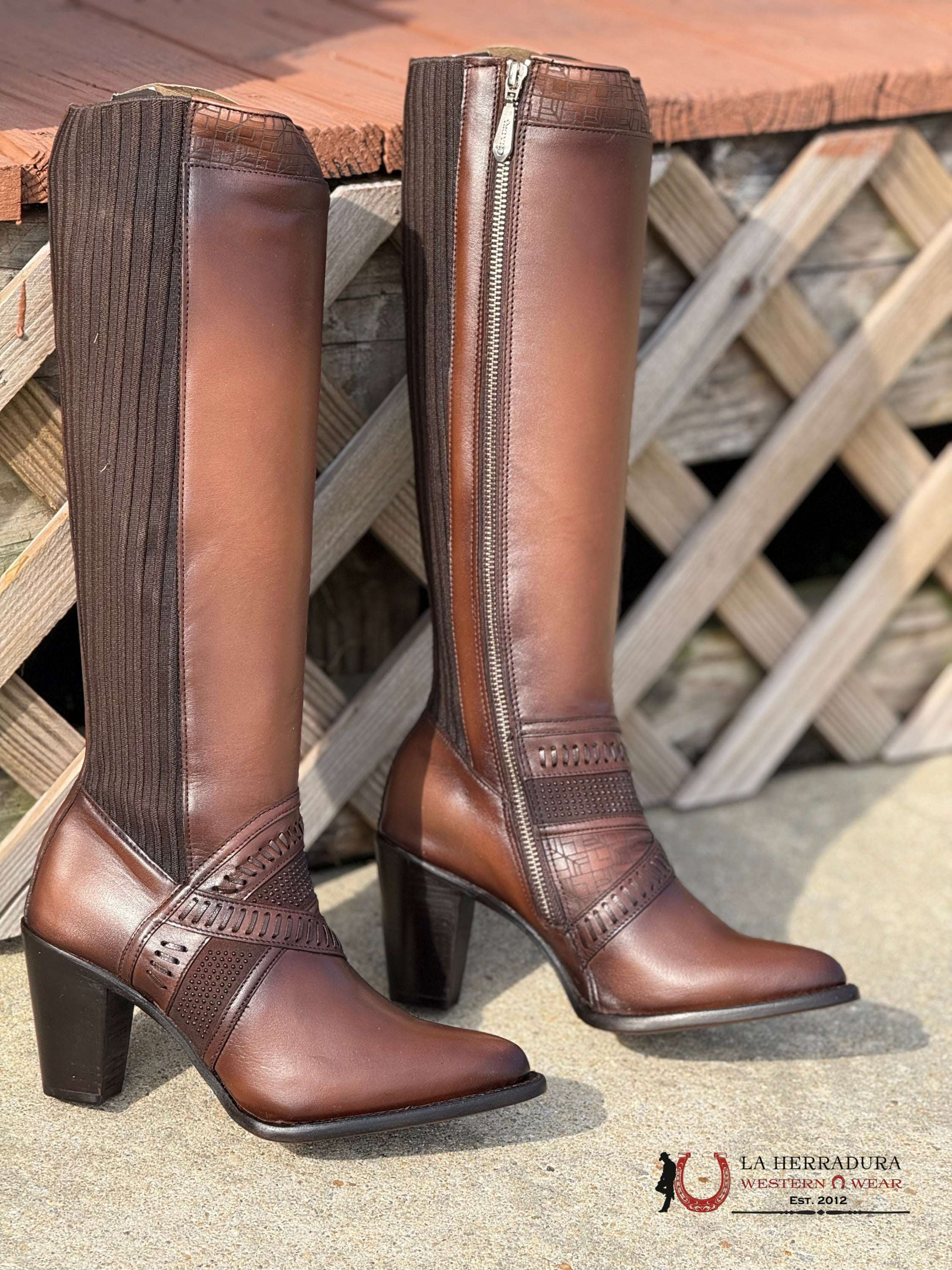 Women’s Cuadra Tall Boot Res Crust Miel Laser Round Toe Botas Mujeres