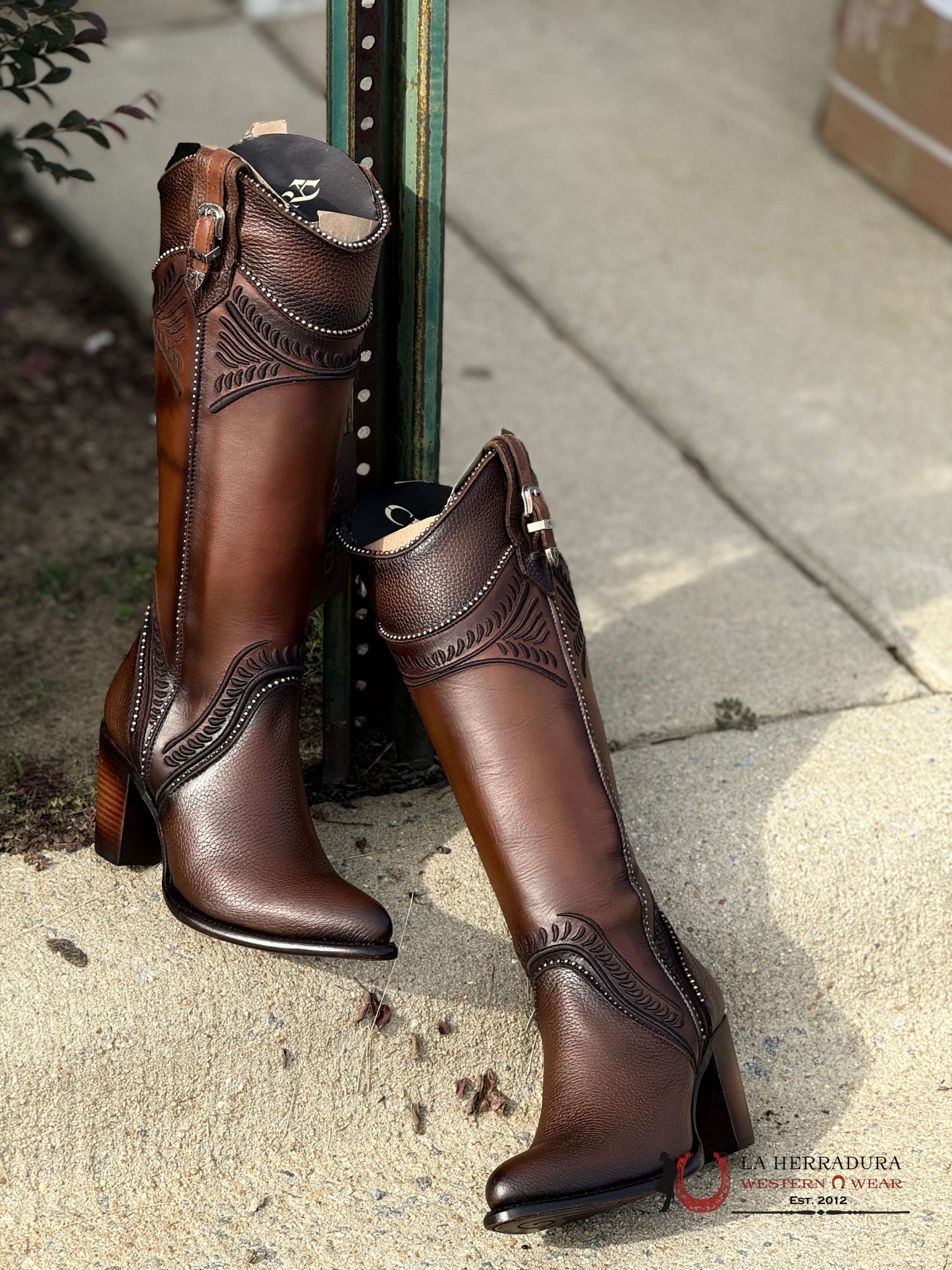 Women’s Cuadra Tall Boot Res Damasco Chocolate Embroidery Round Toe Botas Mujeres