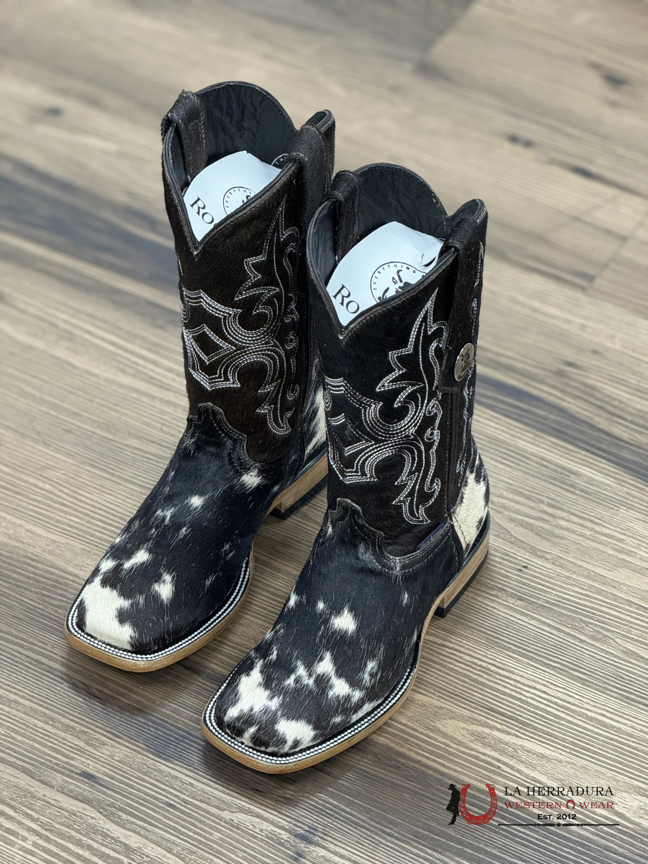 Womens Katherine Black & White Cowhide Top Boot (Every Pair Is Unique) Botas Mujeres