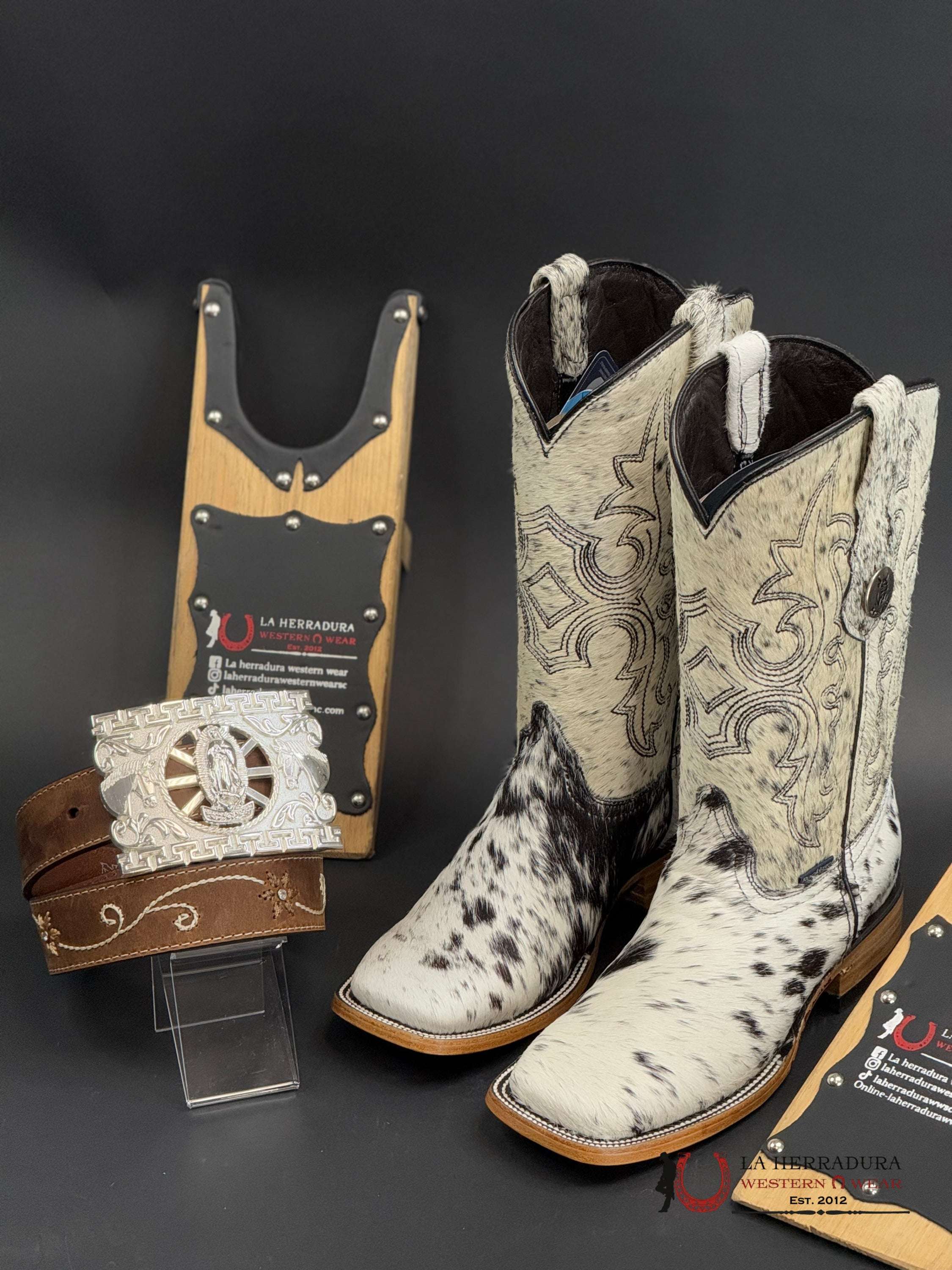 Womens Katherine Black & White Cowhide Top Boot (Every Pair Is Unique) Botas Mujeres