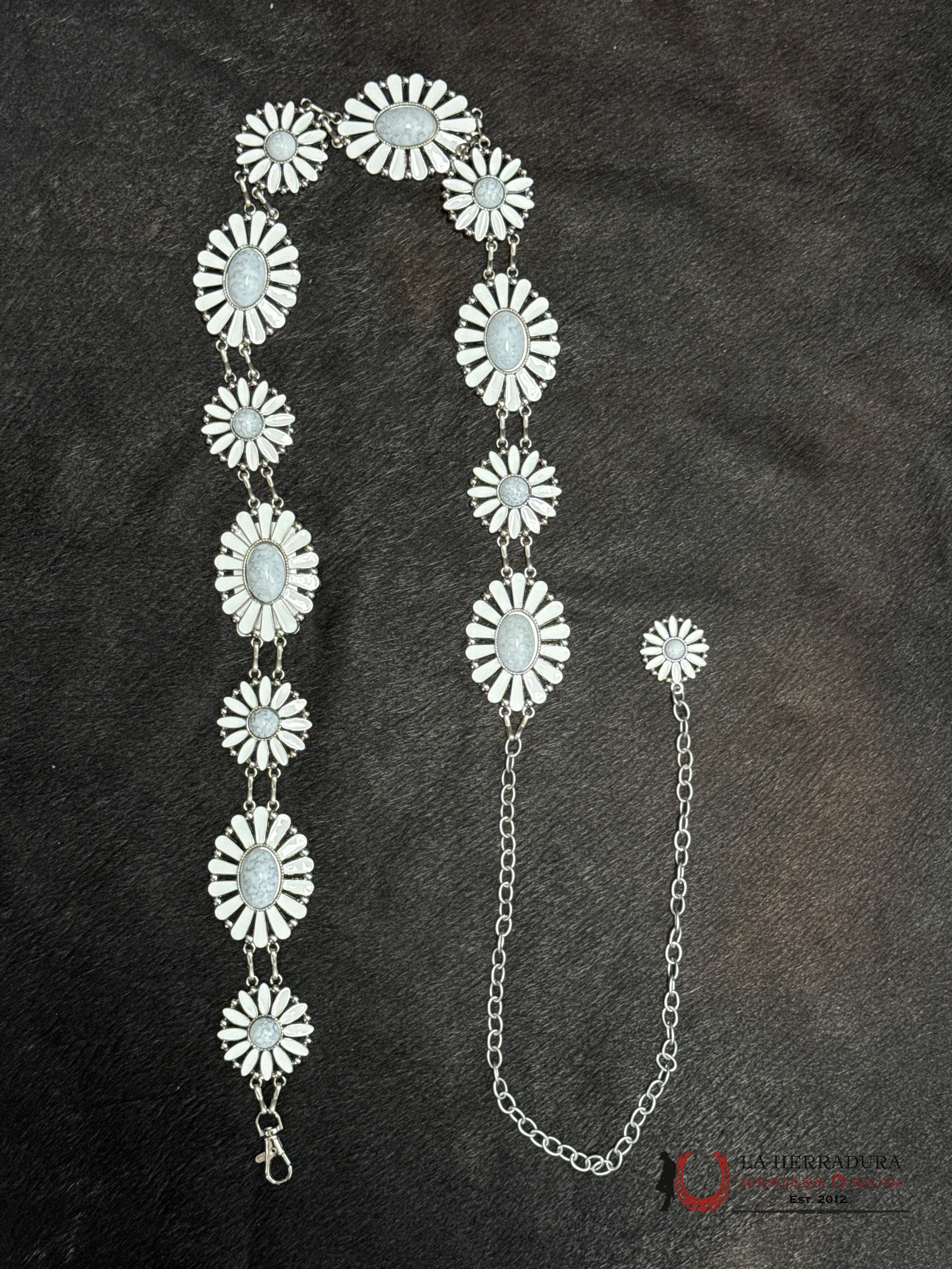 WOMENS WHITE STONE CHAIN BELT WITH FLOWER DESIGN OSFM CINTURONES MUJERES