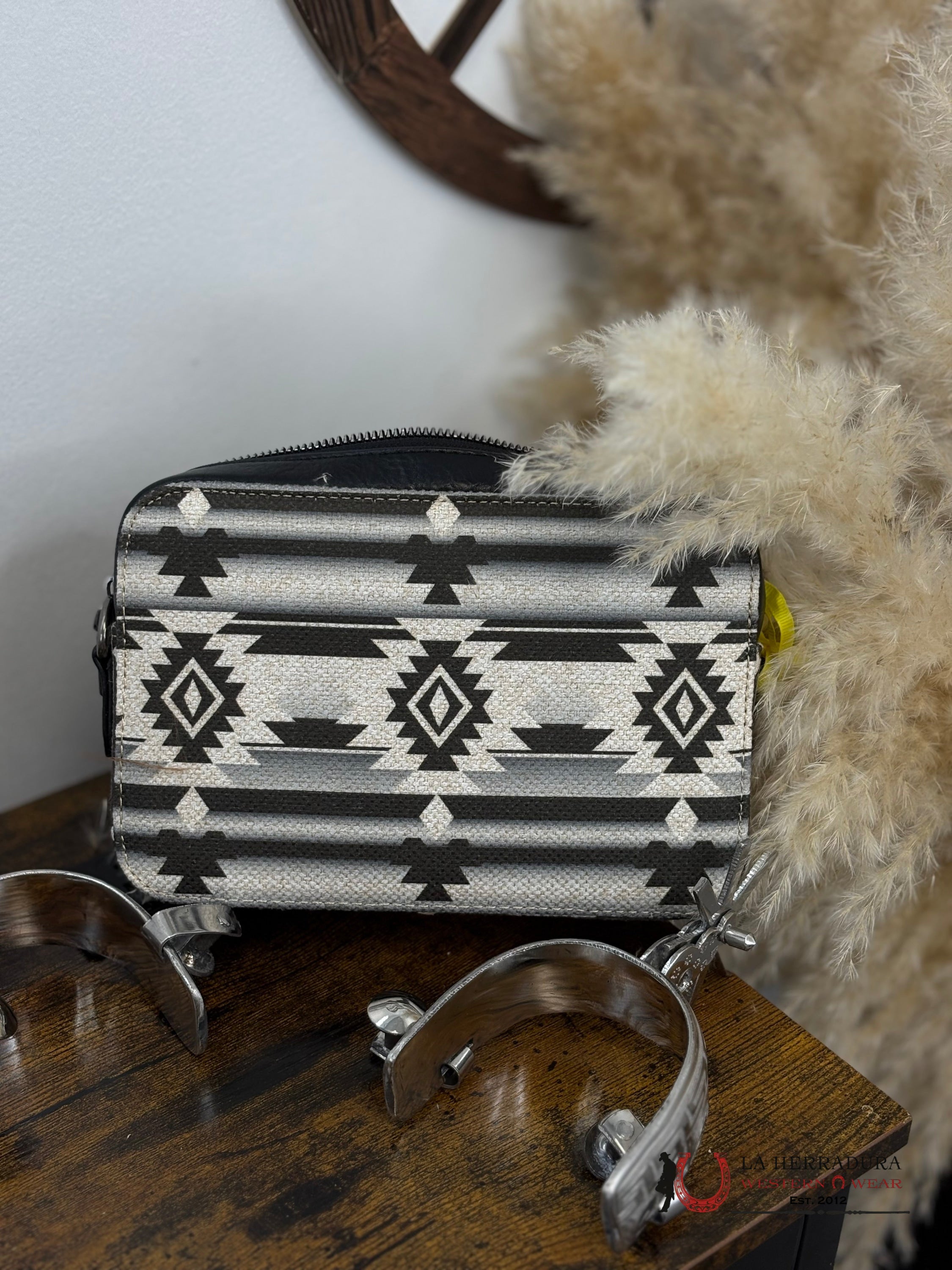 Wrangler Black Aztec Crossbody Ropa Mujeres