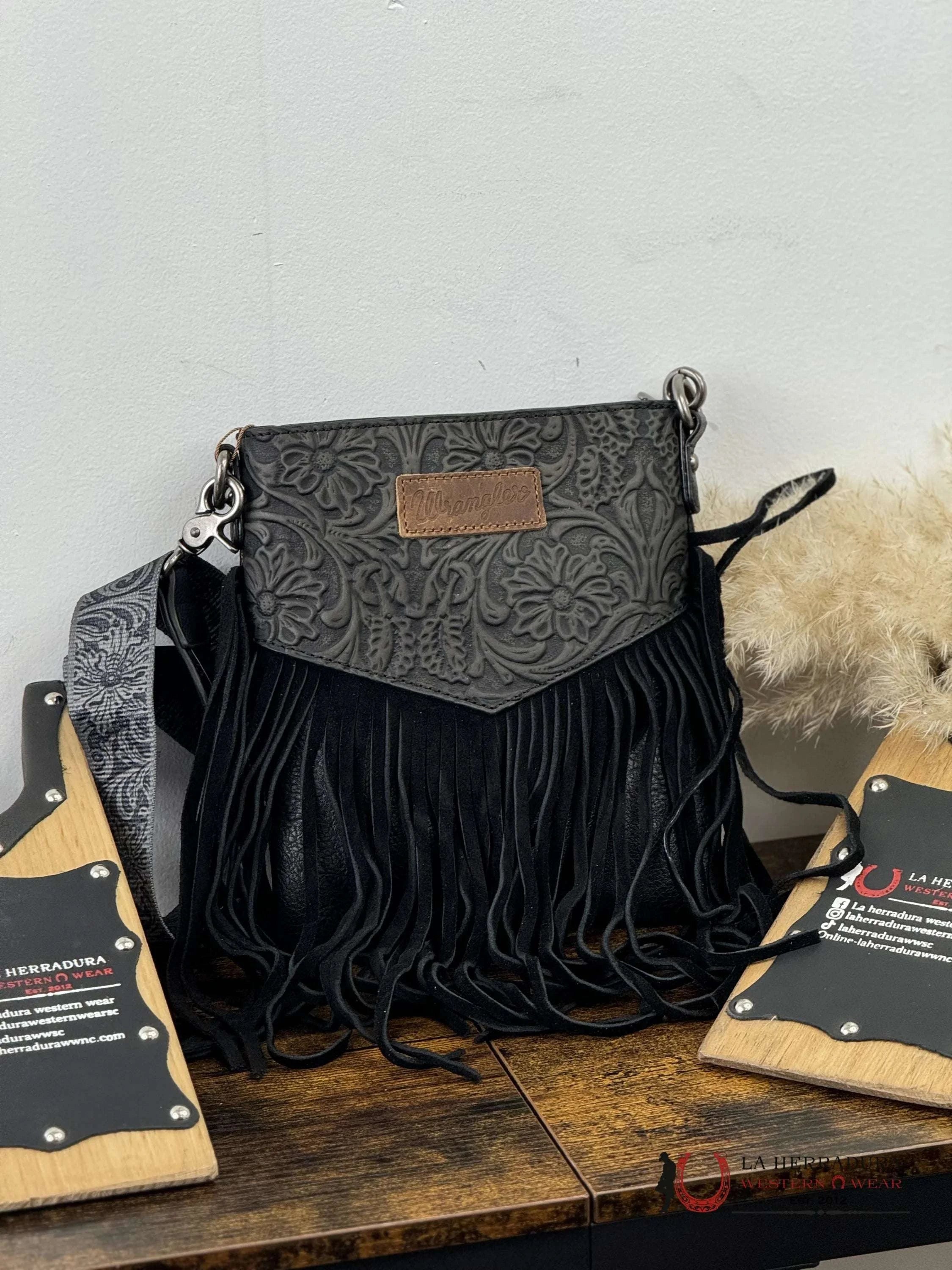 Wrangler Black Hand Tooled Crossbody Ropa Mujeres