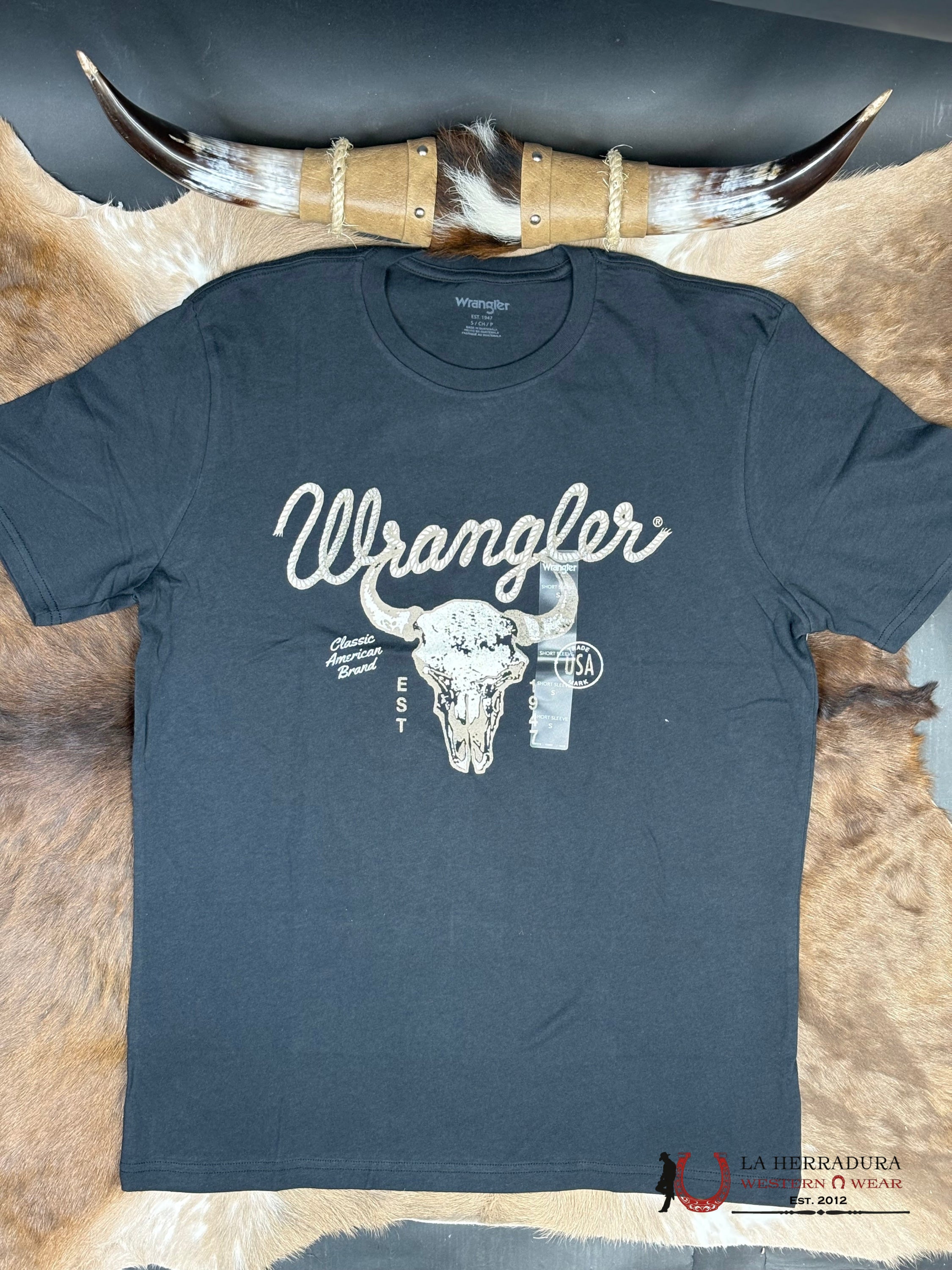 Wrangler Black With Longhorn Design Short Sleeve Shirt - 1849 ROPA HOMBRES