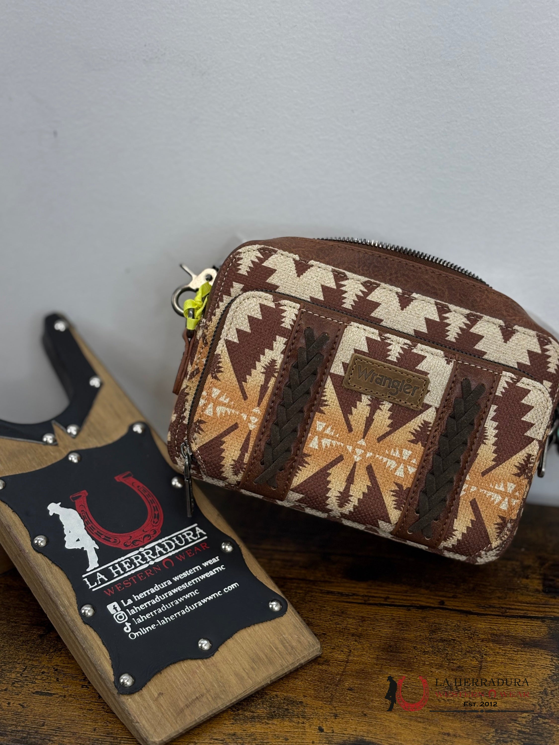 Wrangler Brown Aztec Crossbody Ropa Mujeres