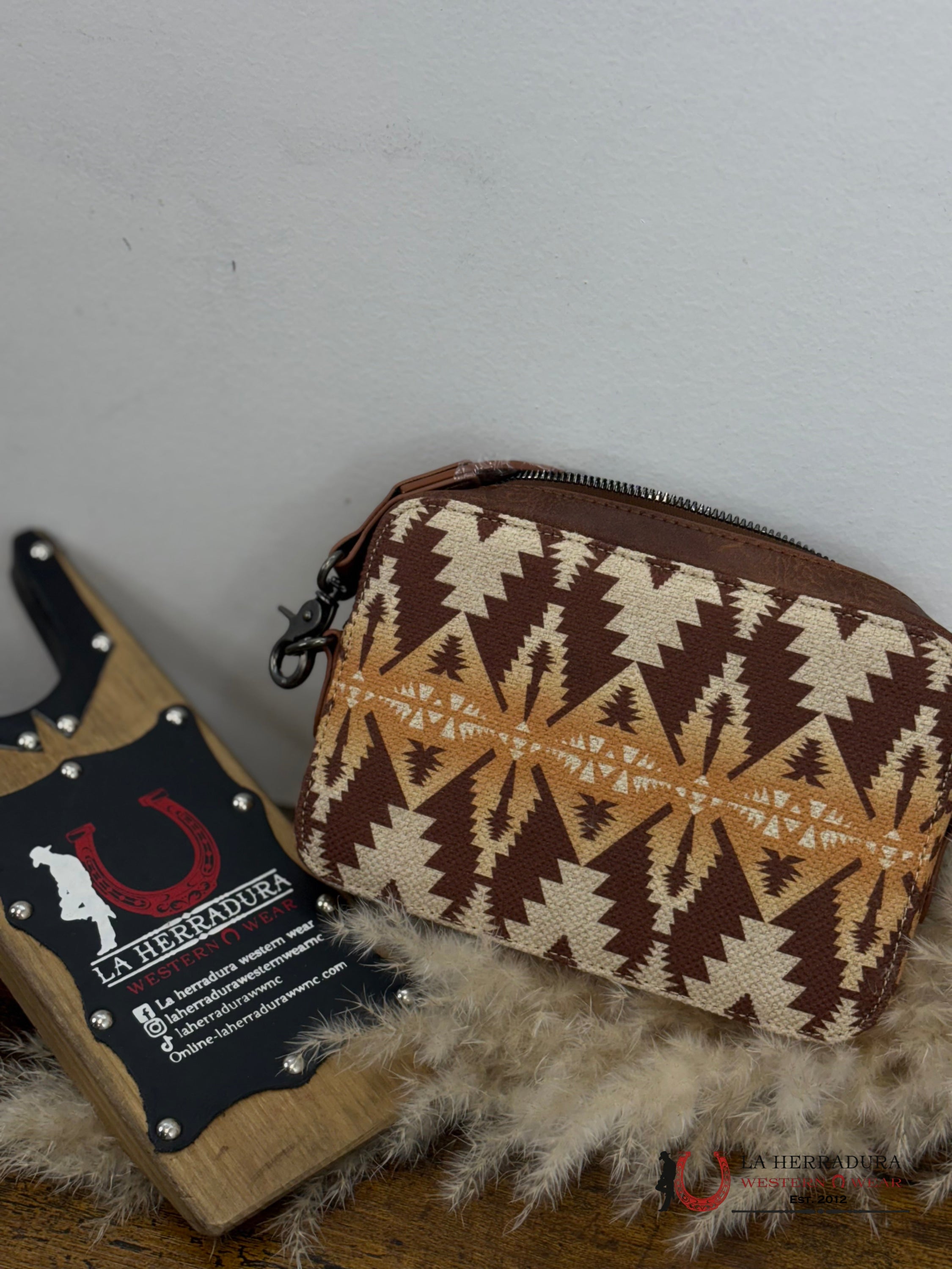 Wrangler Brown Aztec Crossbody Ropa Mujeres