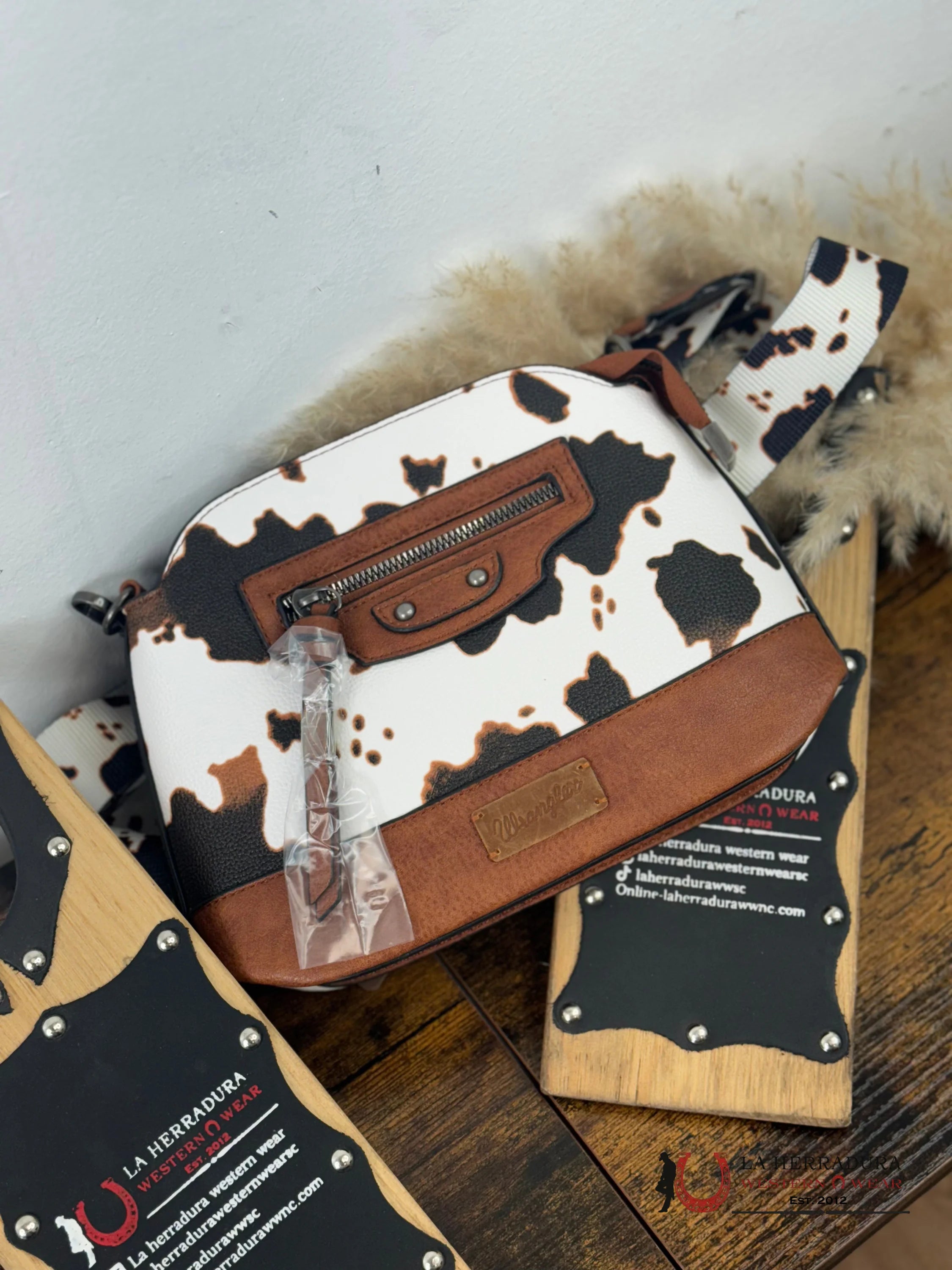 Wrangler Brown Cow Print Crossbody Medium Ropa Mujeres