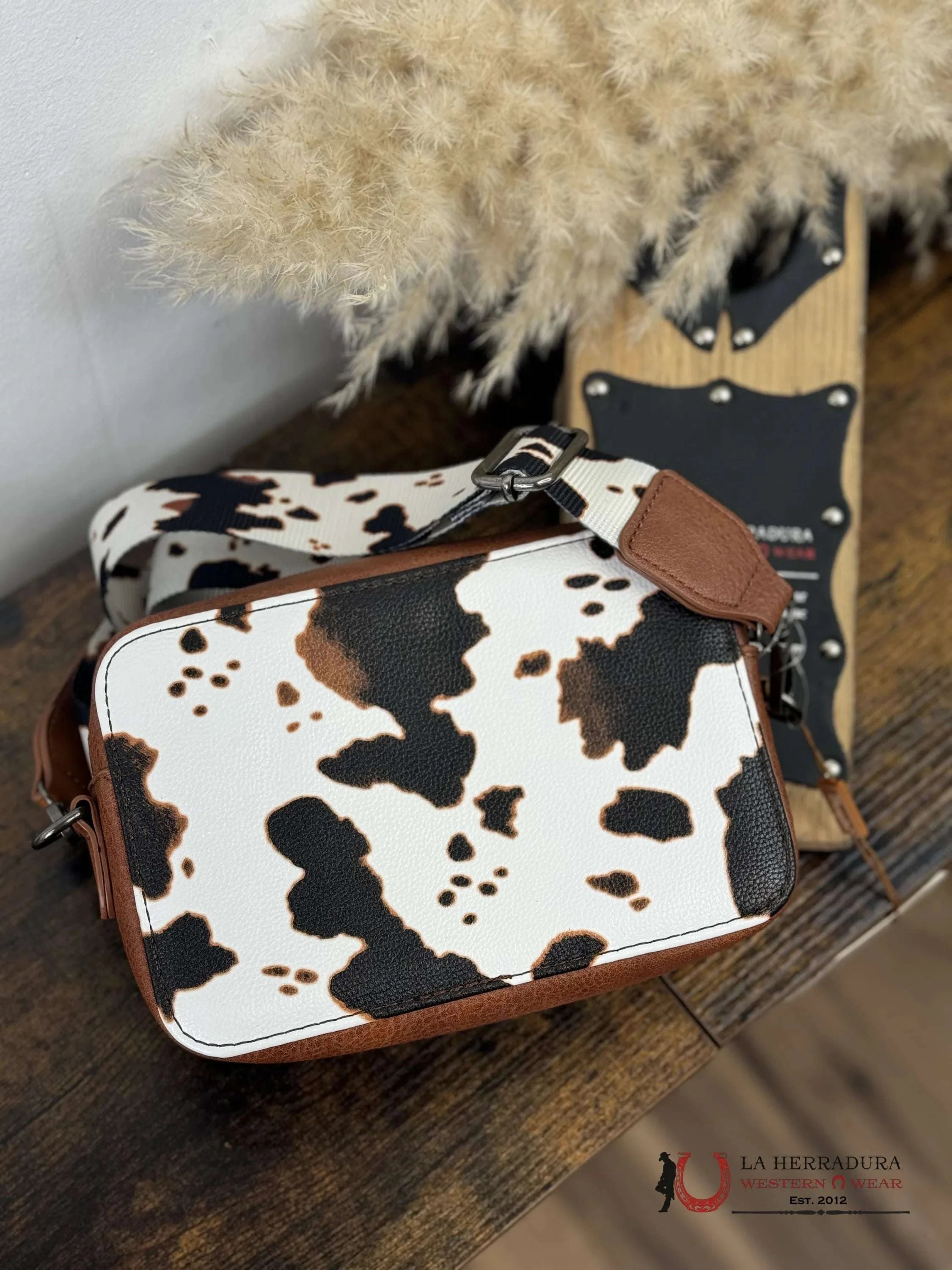 Wrangler Brown Cow Print Crossbody Small Ropa Mujeres