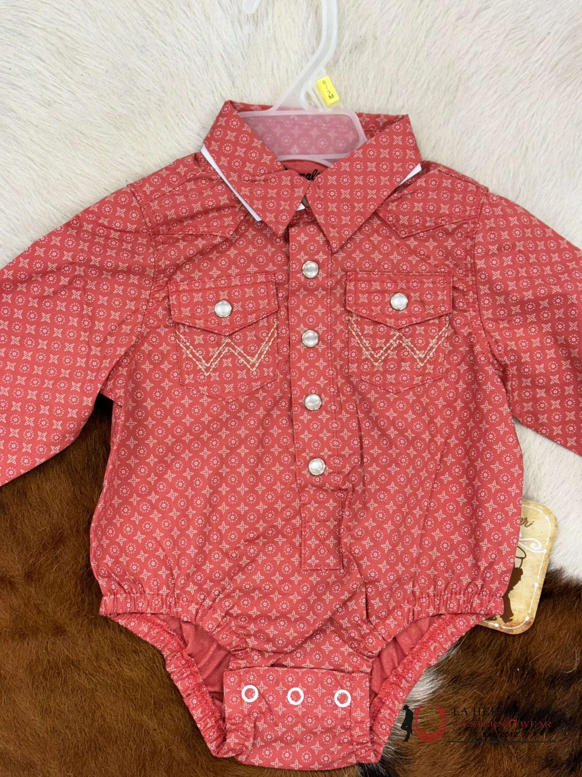 Wrangler Corral Patterned Onesie Niños