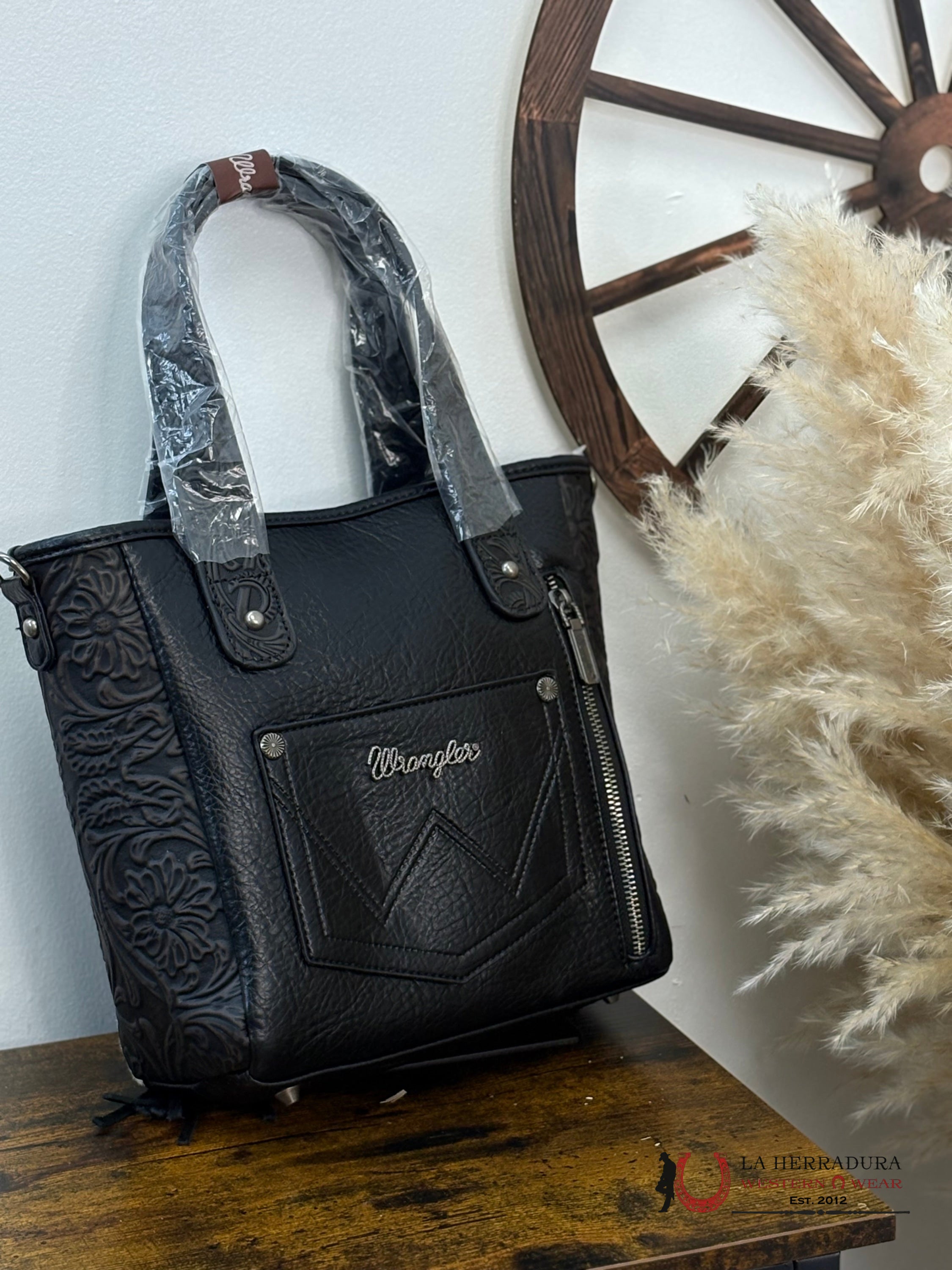 Wrangler Cow Print Black Ropa Mujeres