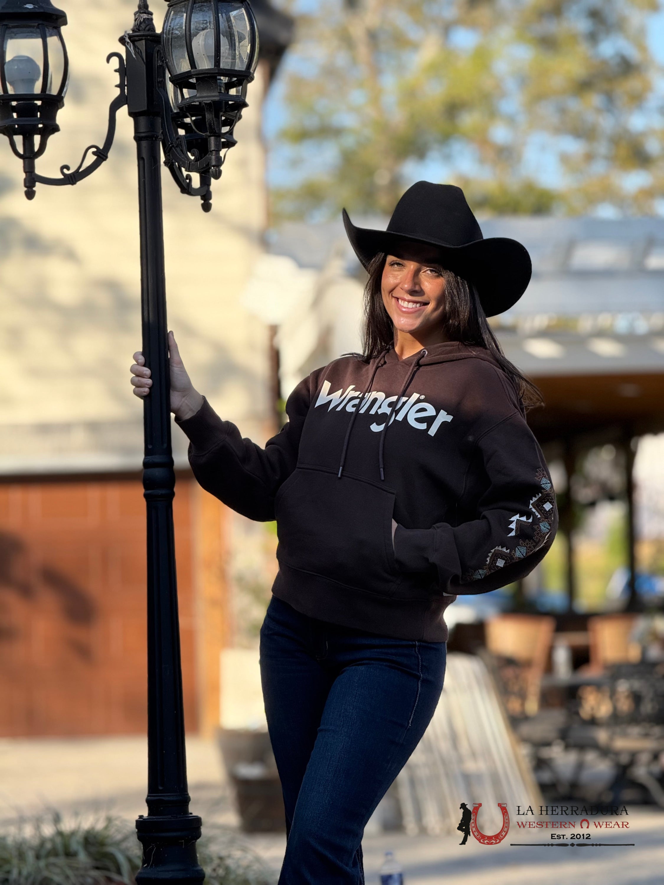 Wrangler Hoodie For Women Brown W/ Aztec Sleeve Ropa Mujeres