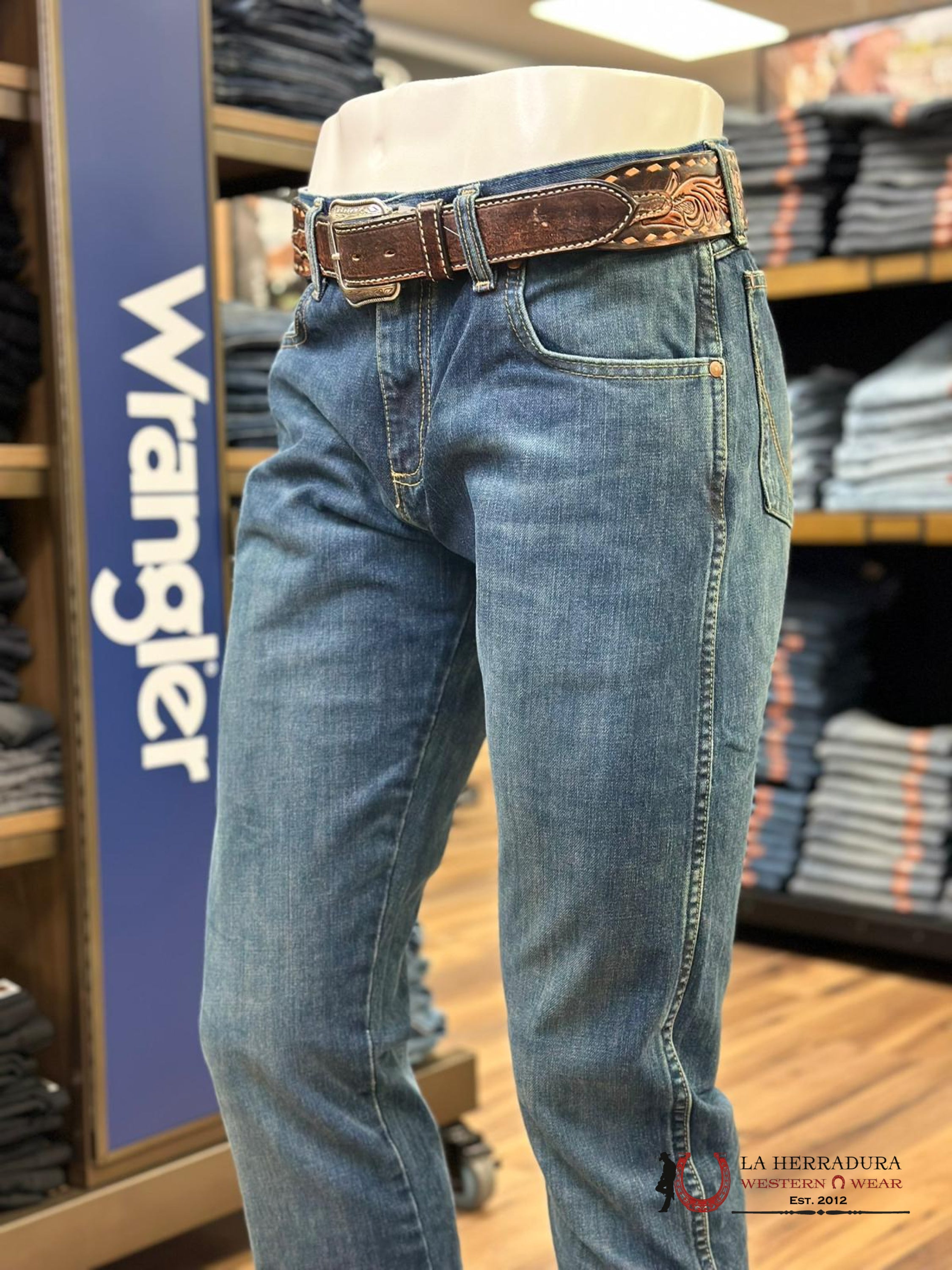 Wrangler Men’s Jeans Retro Slim Boot River Wash 1077Mwzrw