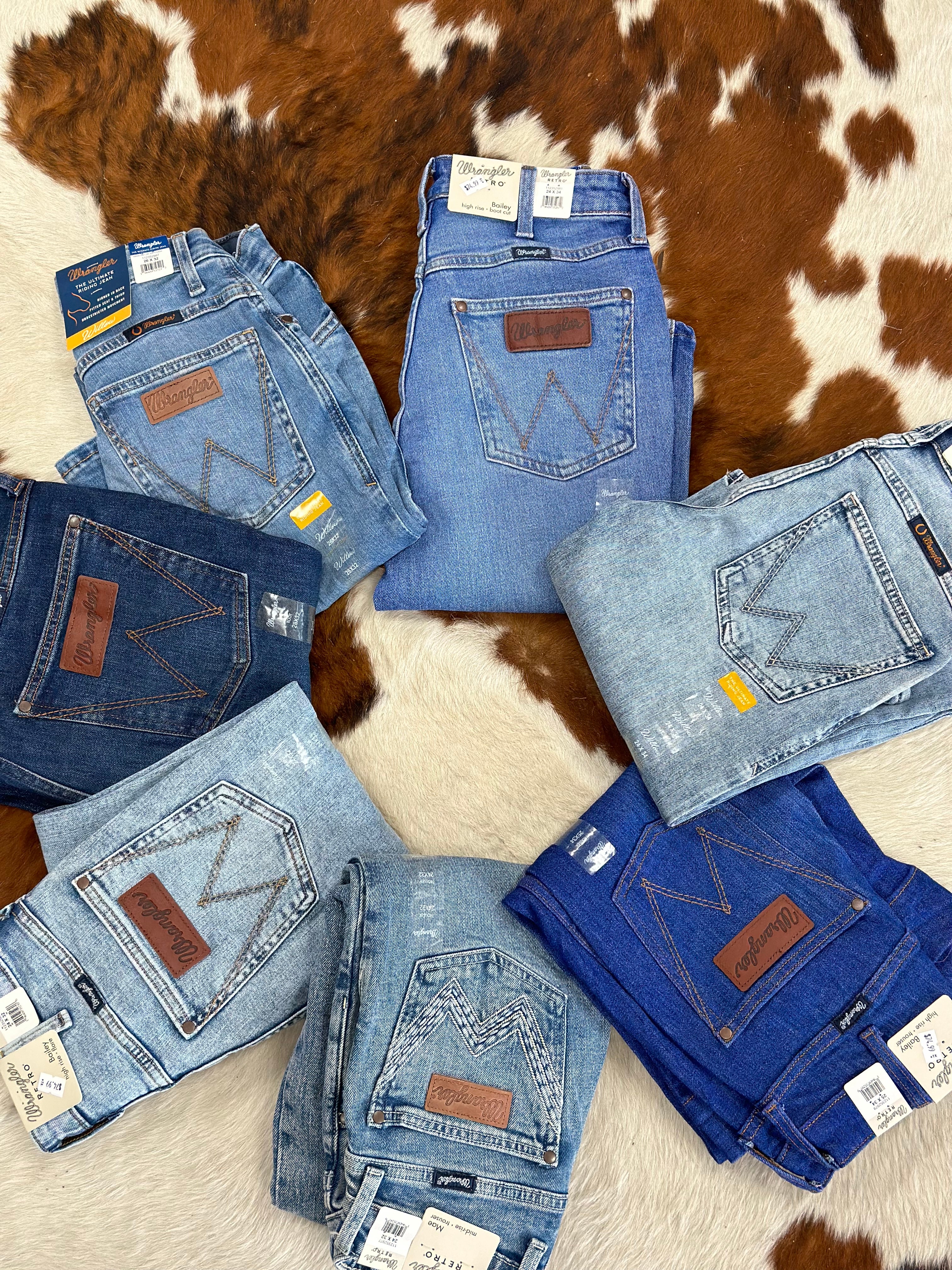 WOMEN'S WRANGLER JEANS