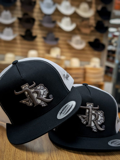 GORRA TRUCKER PLANA AJUSTABLE BLANCA Y NEGRA TEXAS RANCH