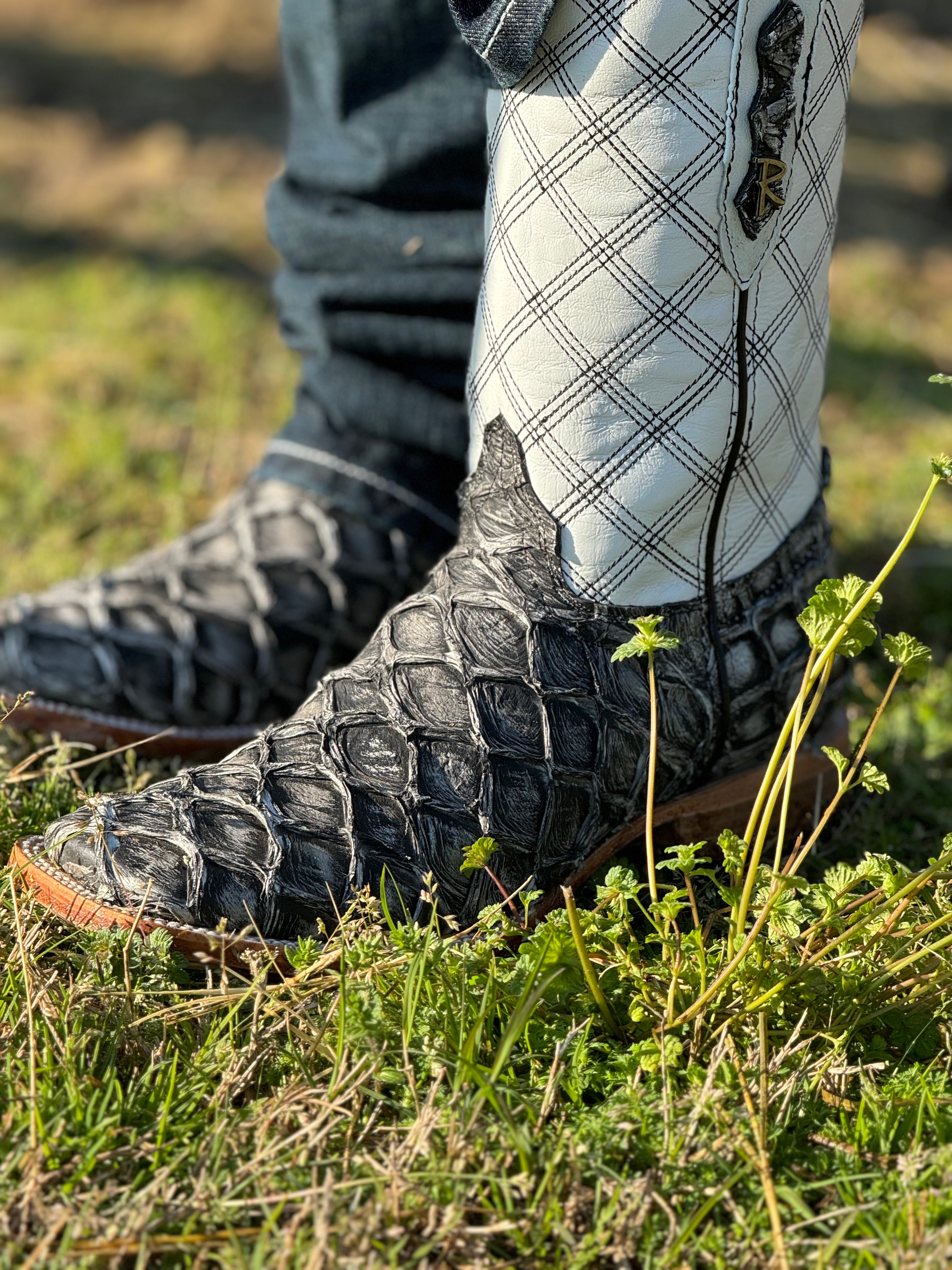 BOTAS CUADRA ESTILO RODEO AVESTRUZ BLACKCHERRY LASER &amp; BORDADO S