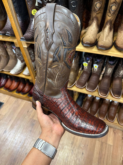 BOTA CUADRA FUSCUS CAIMÁN VINO TEJIDO LÁSER CUADRADO