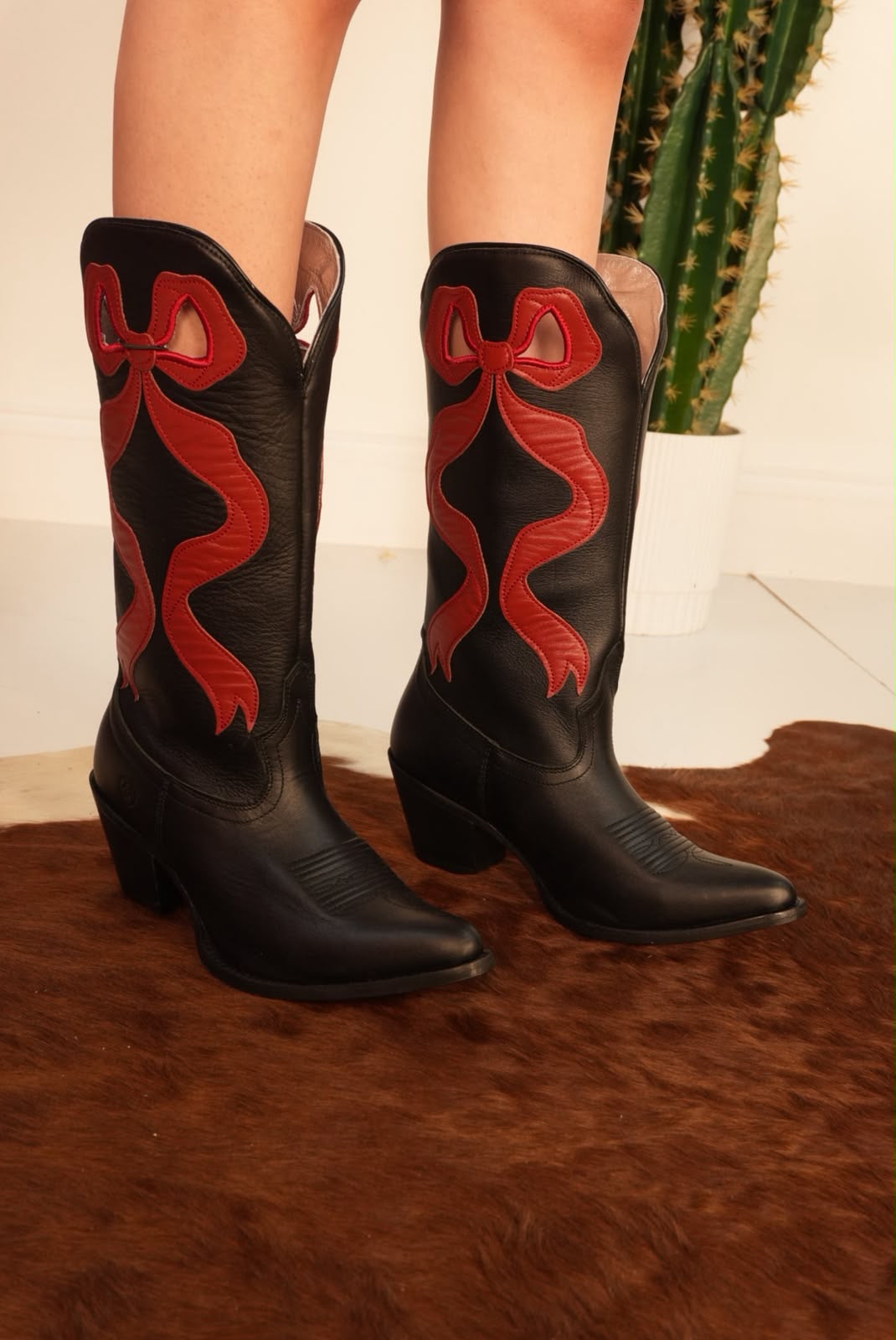 ARIAT Women’s boot Beaux Inkwell Black/Garnet Red 10080310