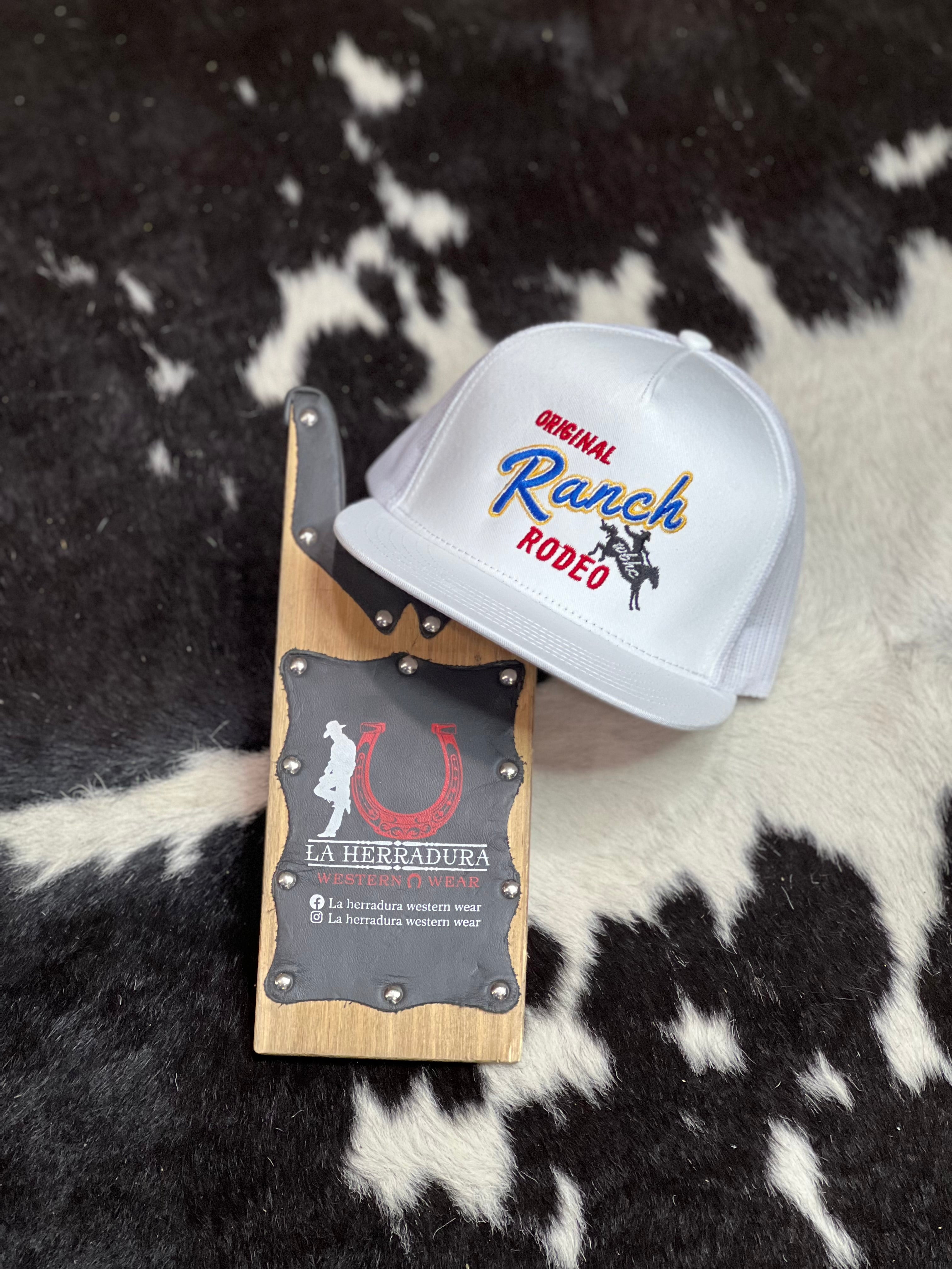 WHISKEY RANCH WHITE LOGO BLUE/RED