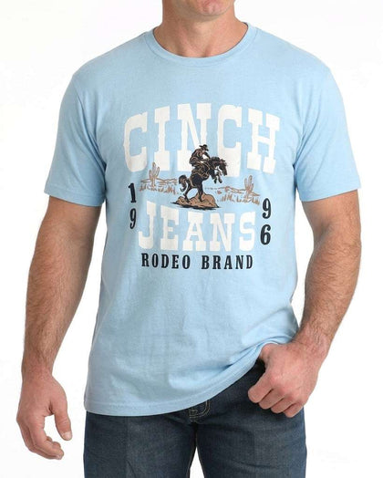 CAMISETA CINCH PARA HOMBRE "RODEO BRAND 1996" AZUL CLARO - MTT1690722