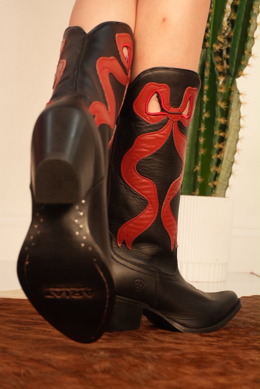 ARIAT Women’s boot Beaux Inkwell Black/Garnet Red 10080310