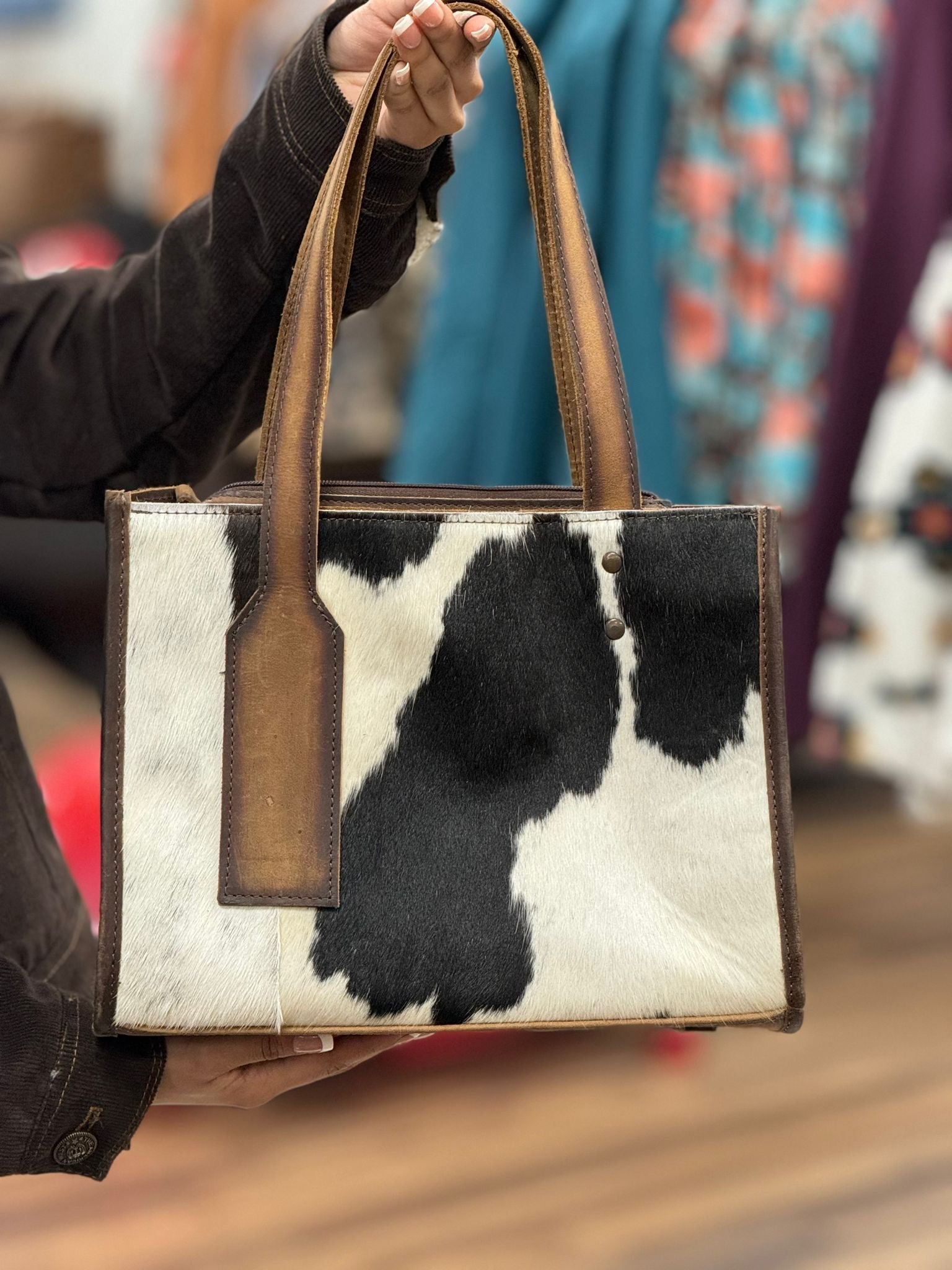 STS RANCHWEAR COWHIDE BLACK & WHITE RUBY PURSE