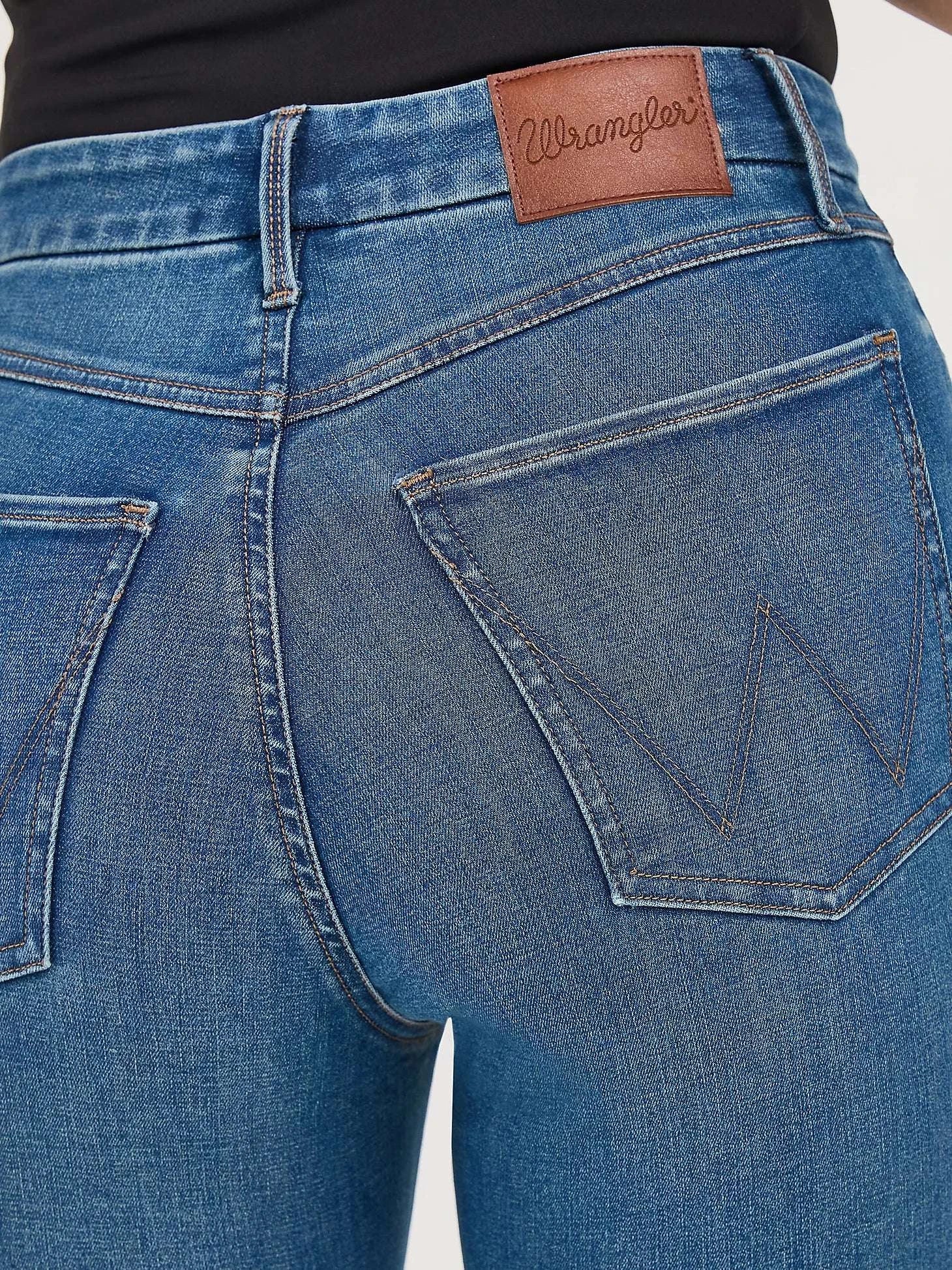 WRANGLER BESPOKE BOOTCUT WOMEN JEANS  112371947 Laherradurawwnc.com