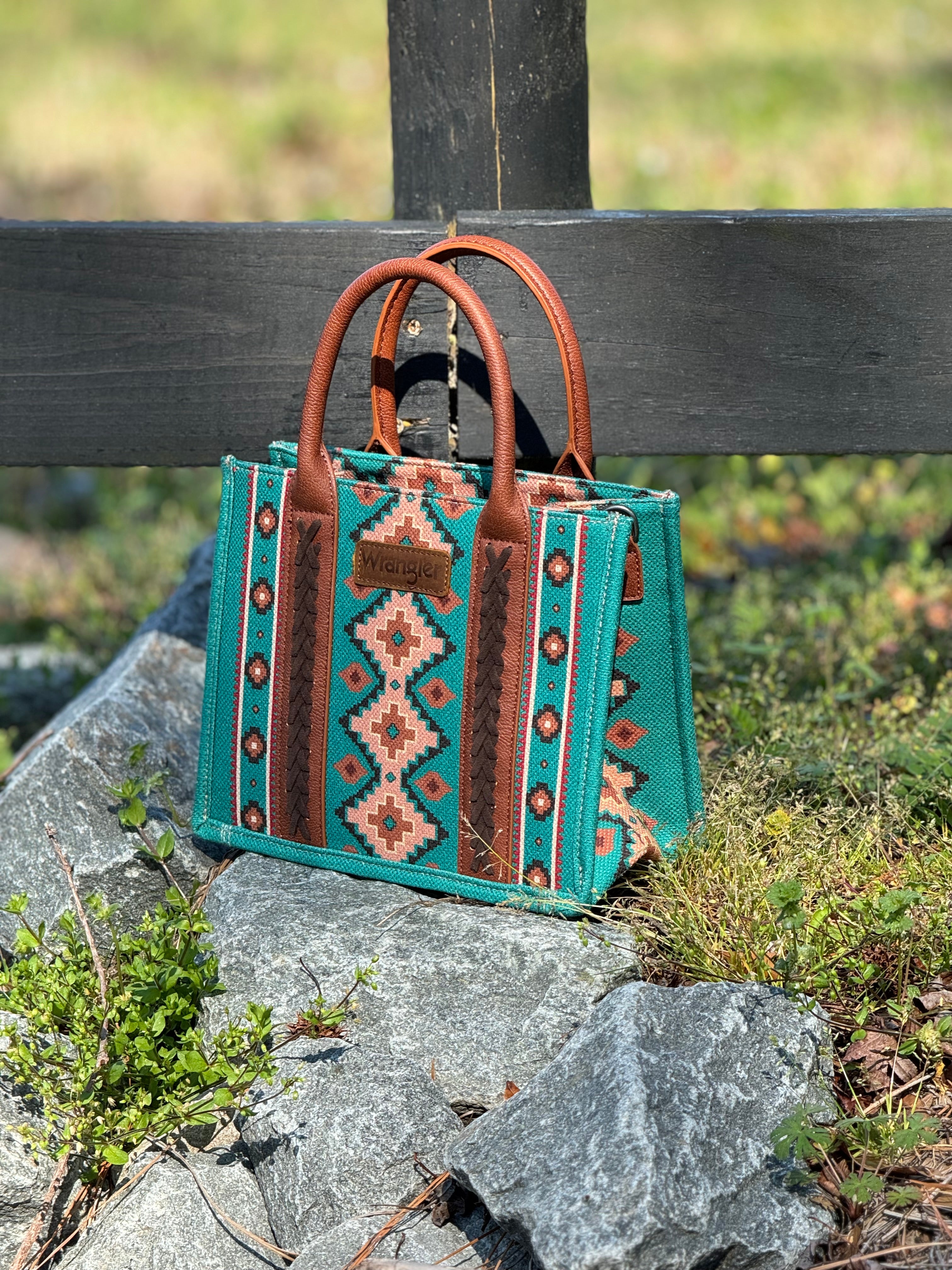 WRANGLER GREEN AZTEC HAND BAG