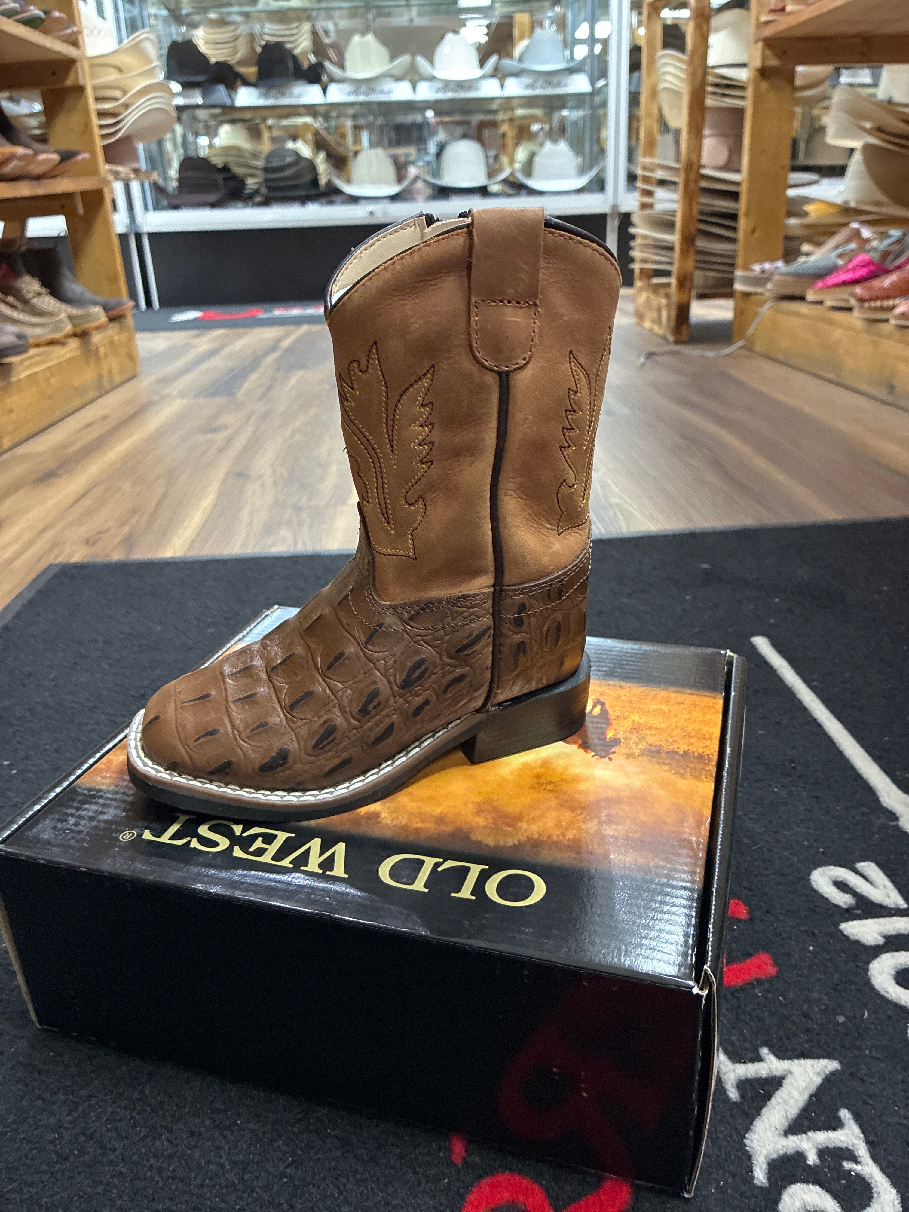 OLD WEST IMIT LOMO DE NILO BROWN WITH YELLOW/WHITE/BLACK STITCHING VB1830
