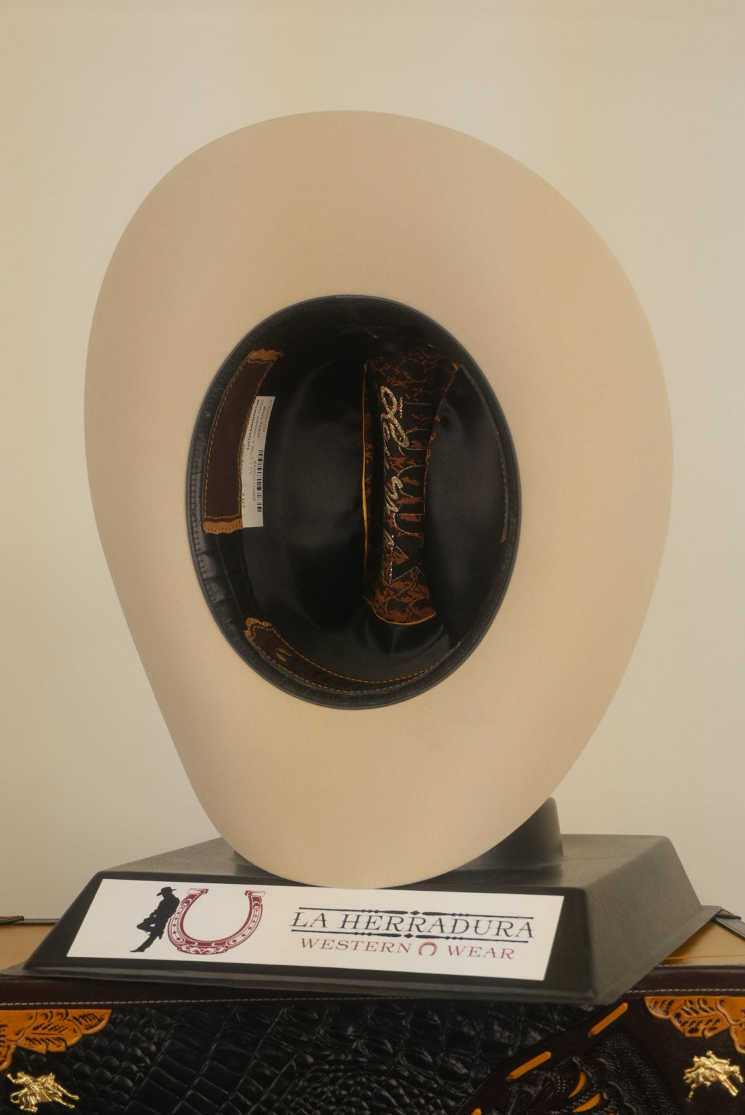 LARRY MAHAN´S 1000X IMPERIAL SILVER BELLY