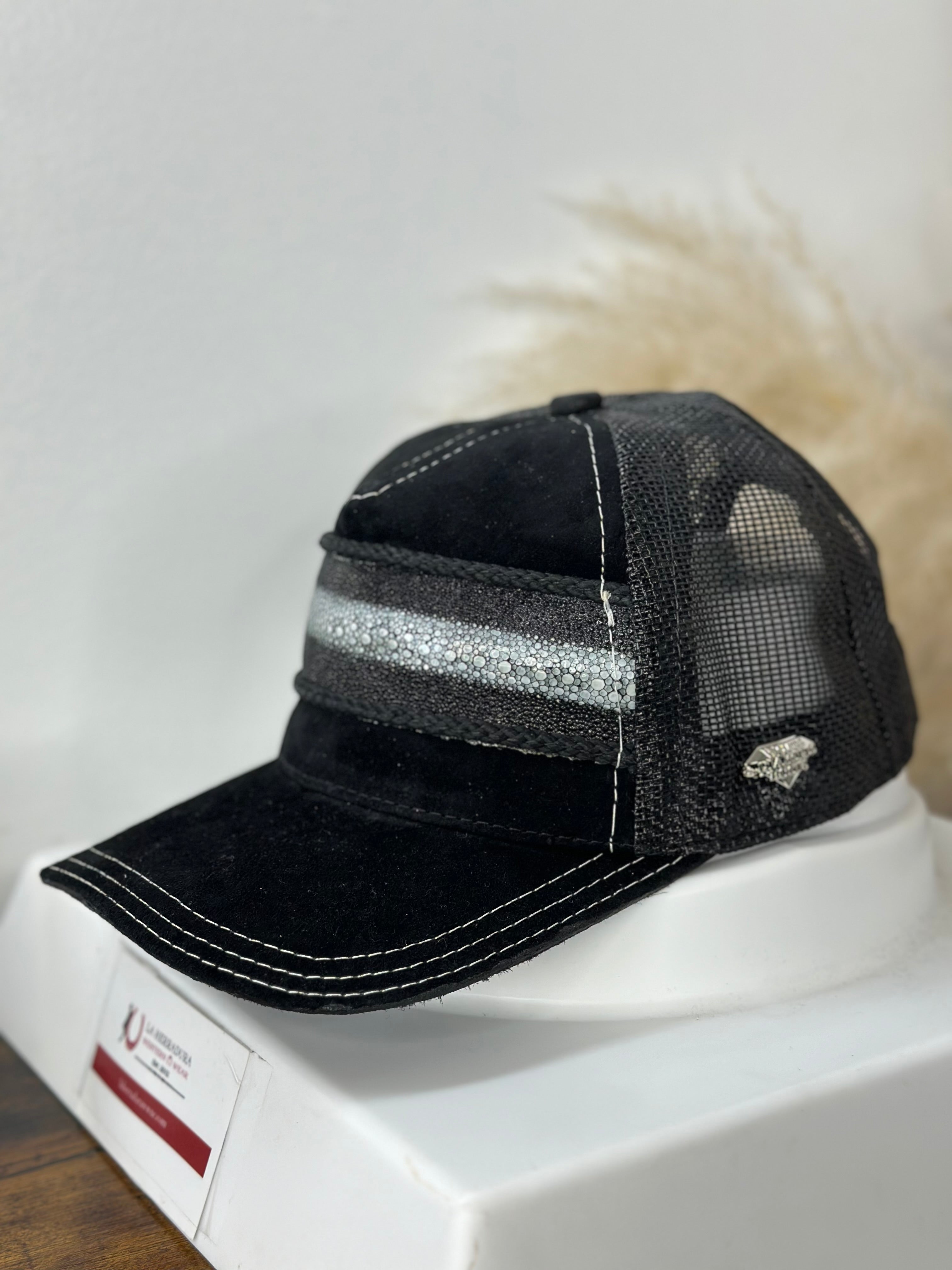 WHITE DIAMONS STINGRAY BLACK NET CAP